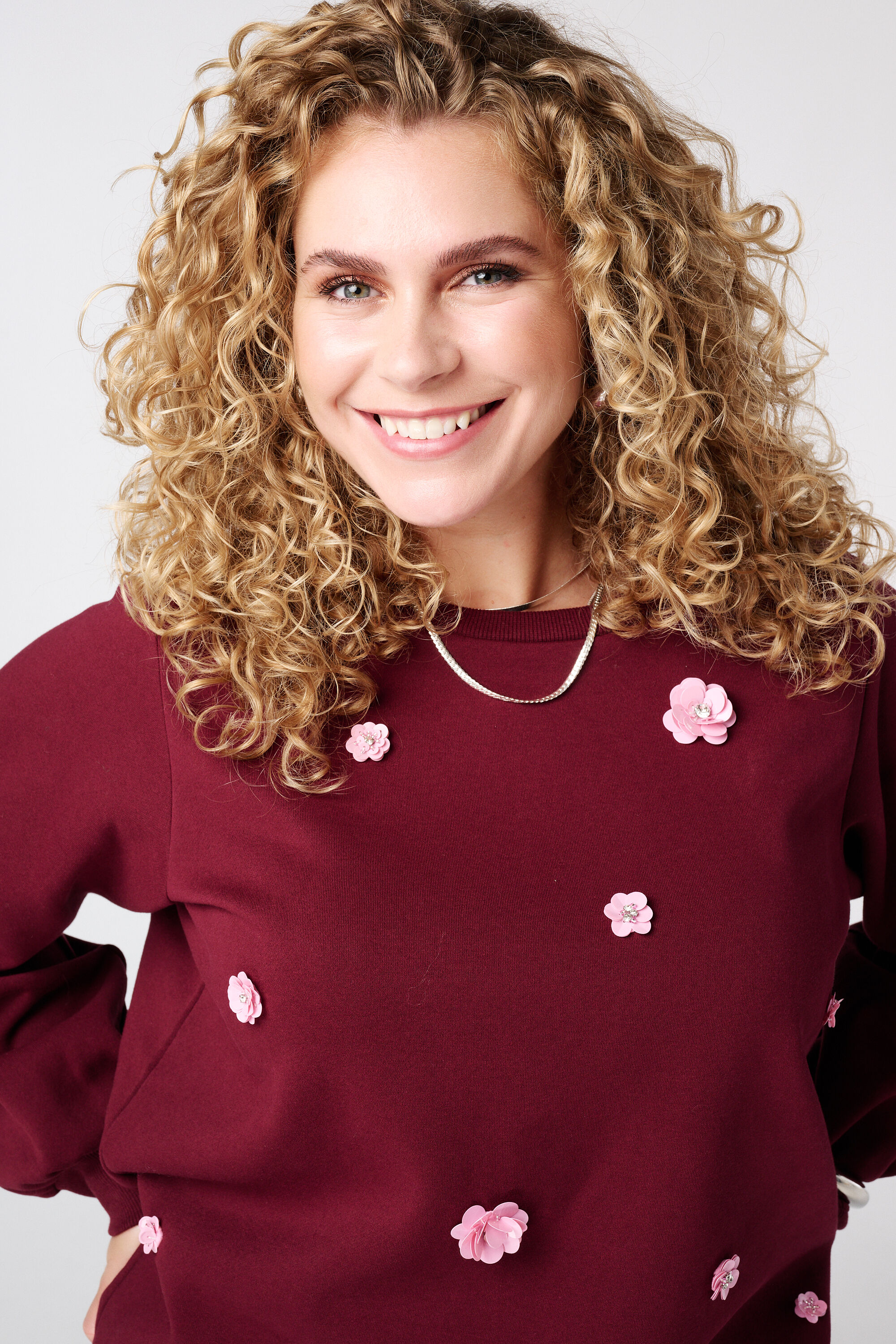 Pullover mit 3D-Blumen image number 4