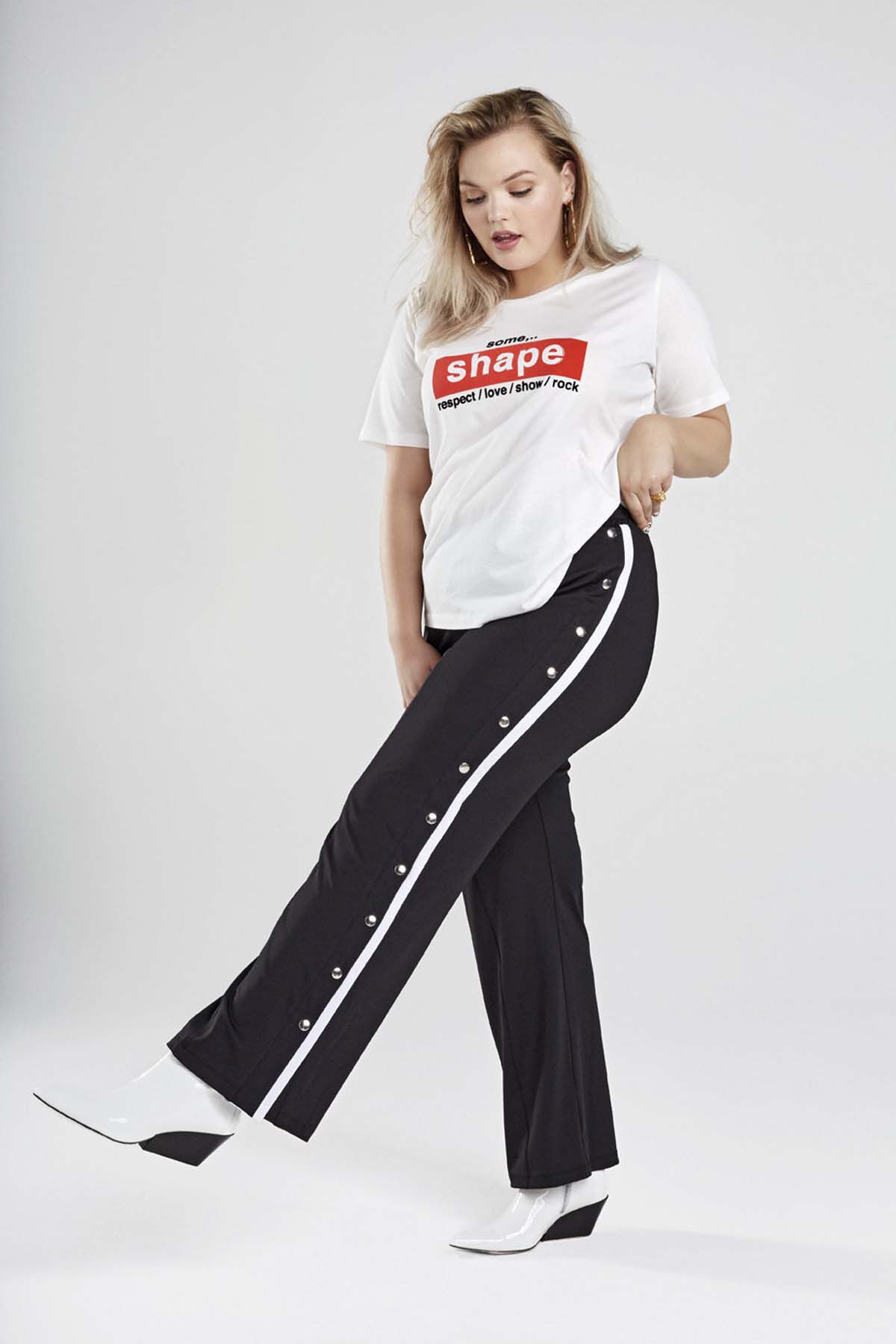 T-Shirt mit Text-Print image number 4