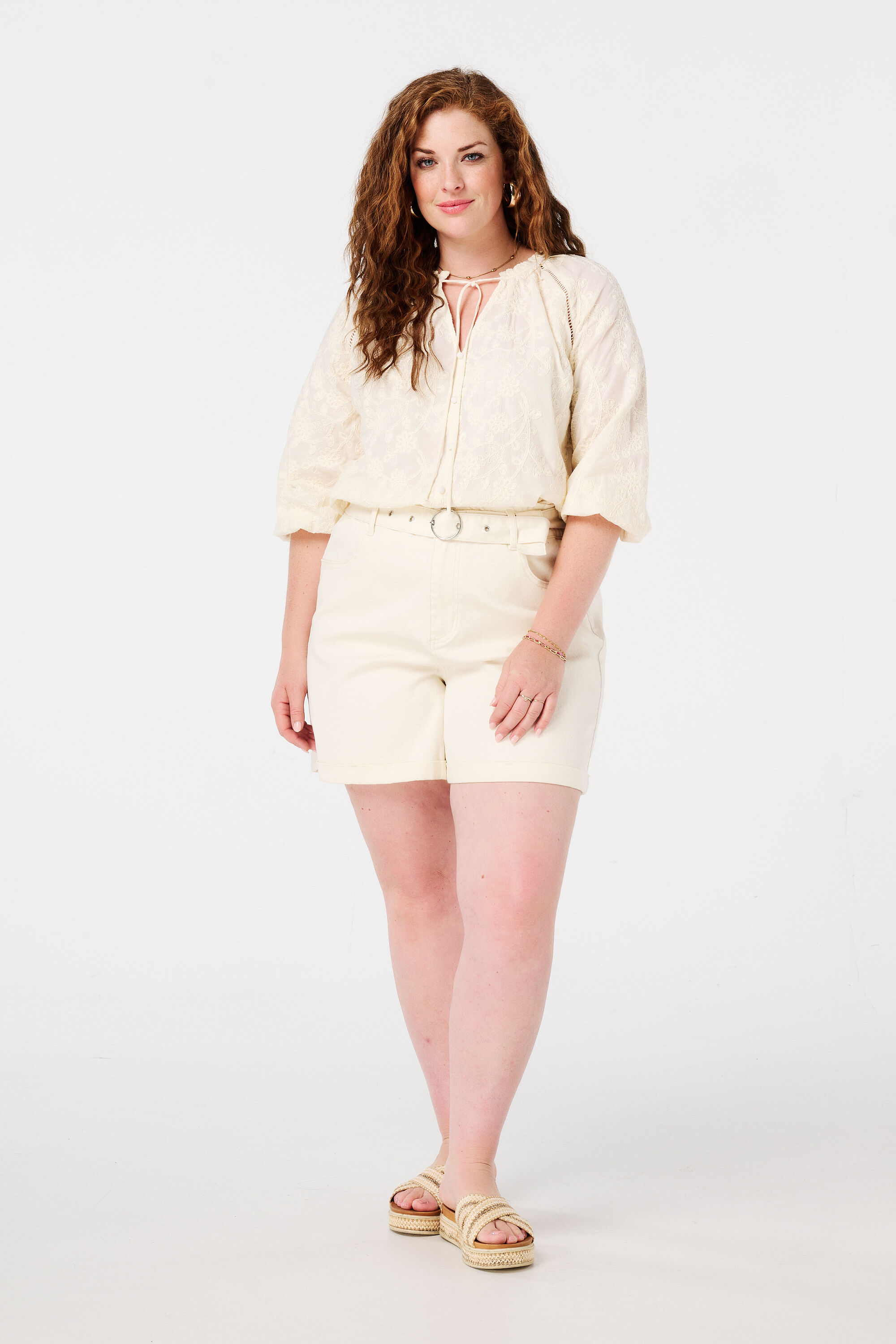 Bluse mit Stickerei  image number 5