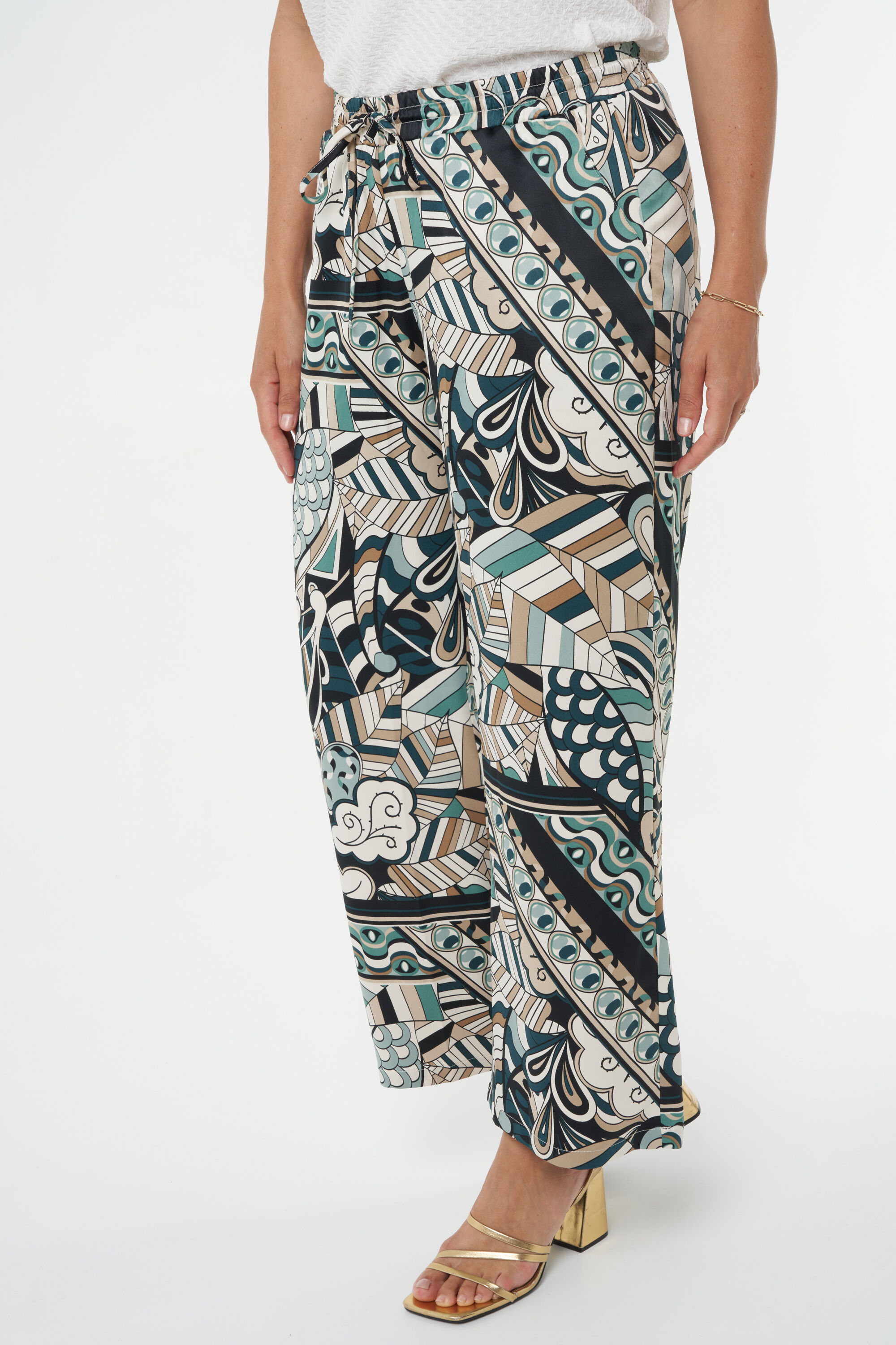 Hose mit weitem Bein image number 6