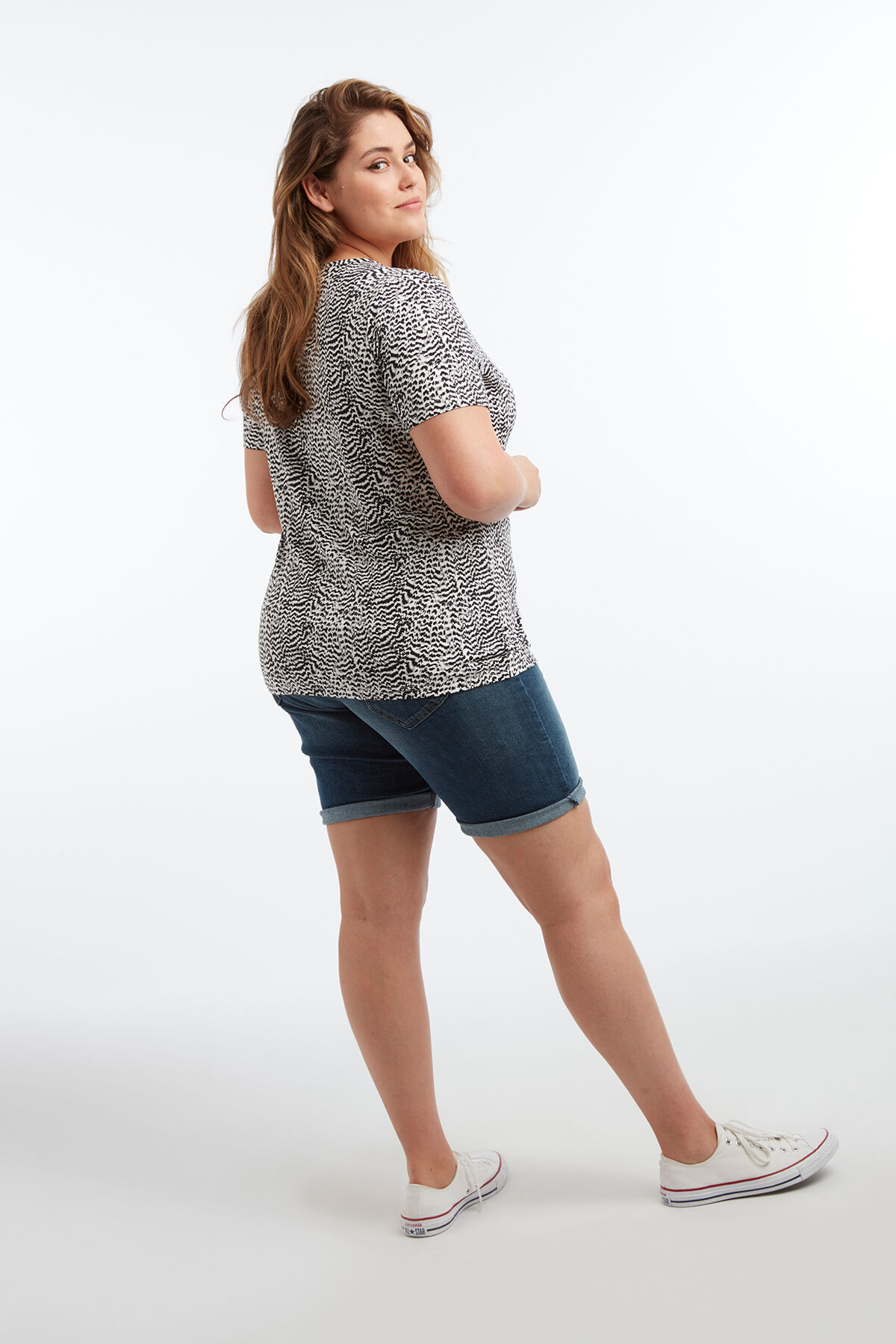 T-Shirt mit V-Ausschnitt und Print image number 5