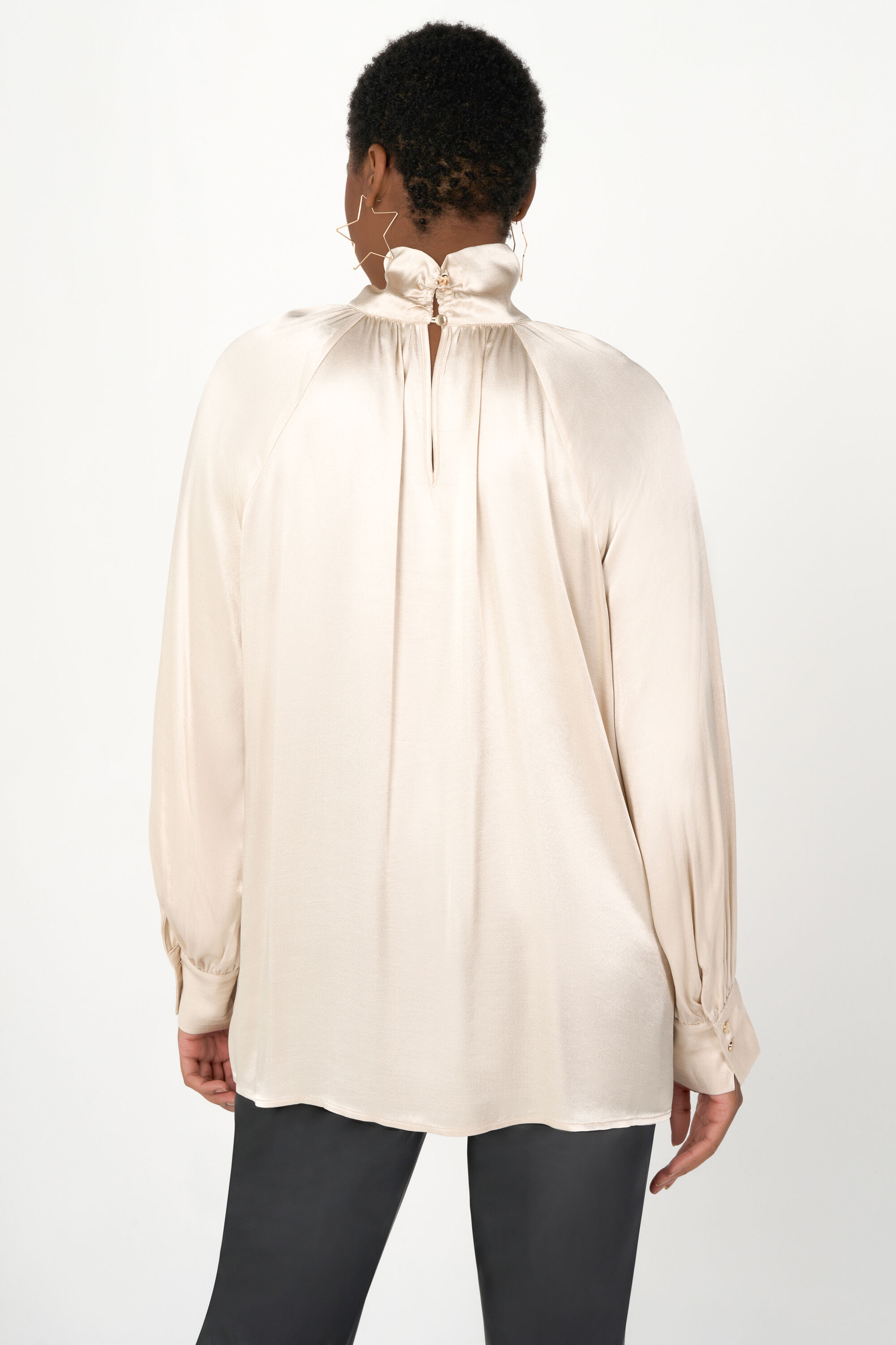 Satinbluse mit Details image number 3