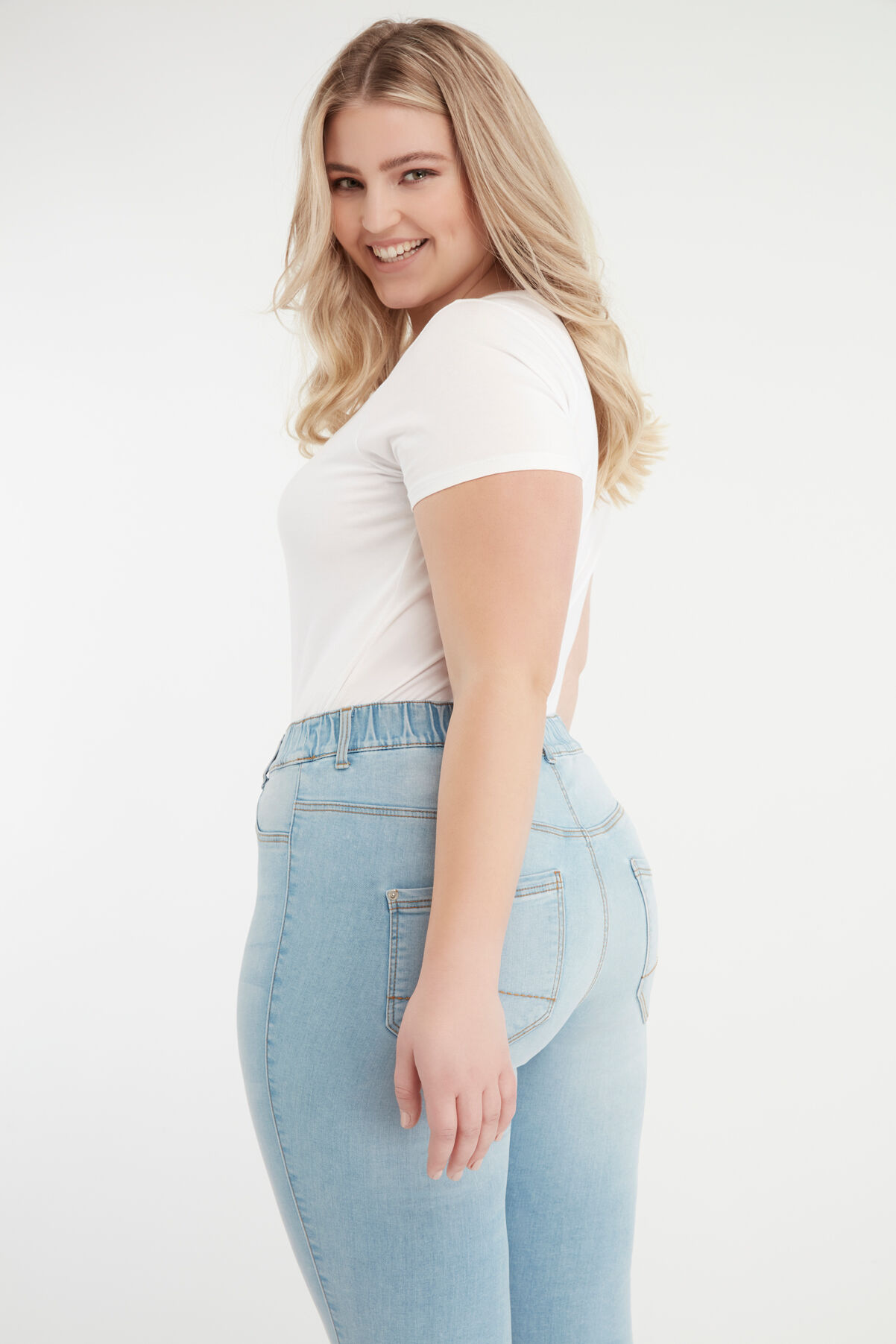 Eng anliegende Treggings POPPY image number 4