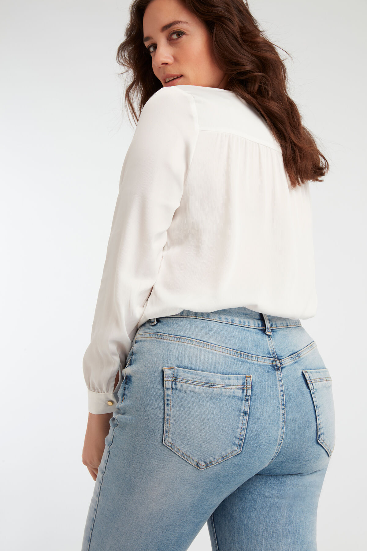 IRIS Slim-Leg Jeans image number 3