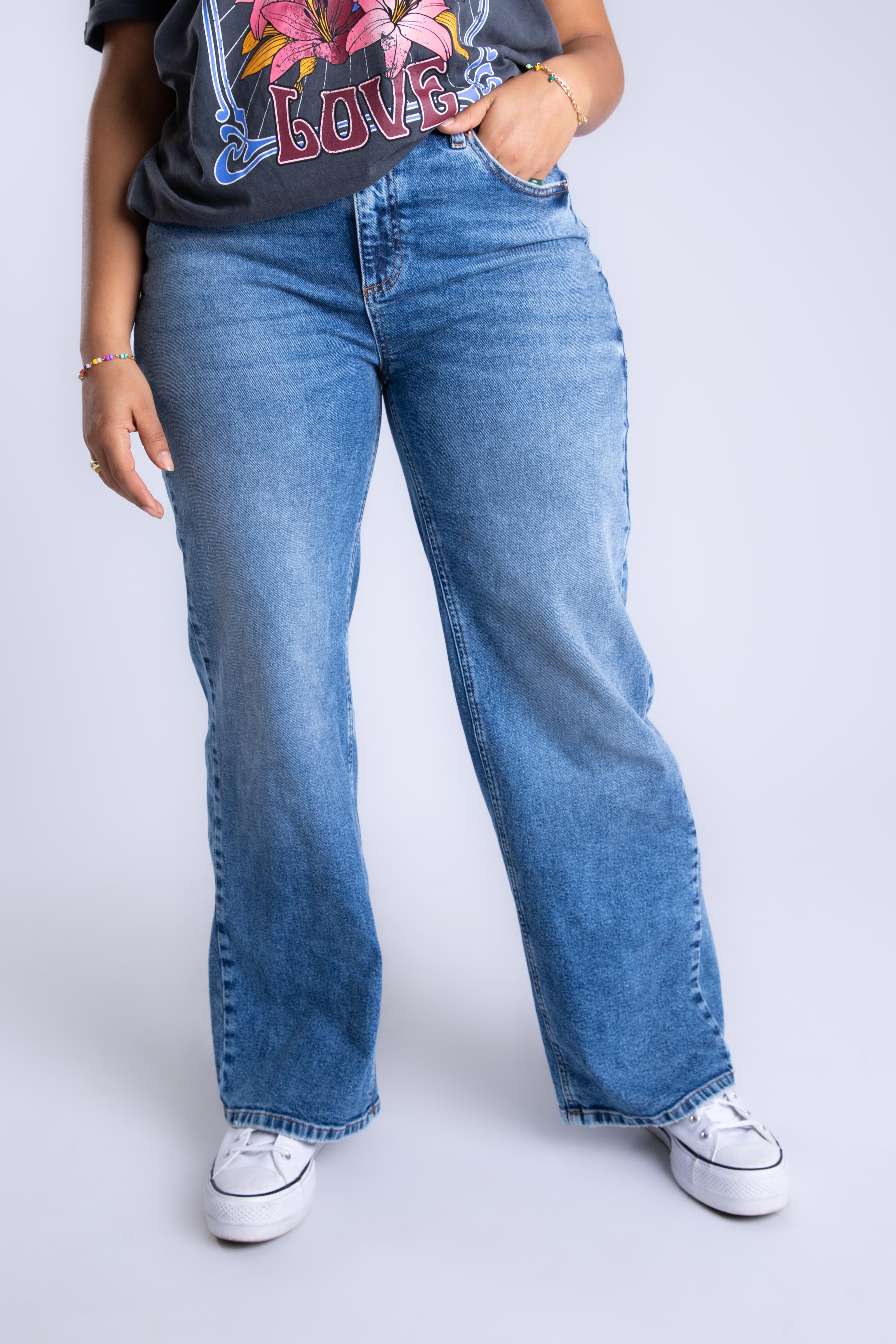 Jeans mit hoher Taille und weitem Bein image number 5