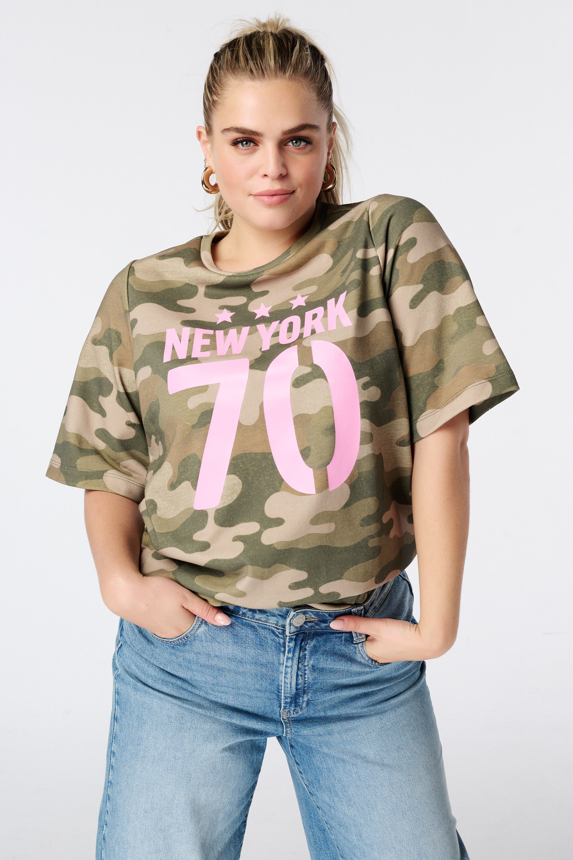T-Shirt mit Camouflageprint