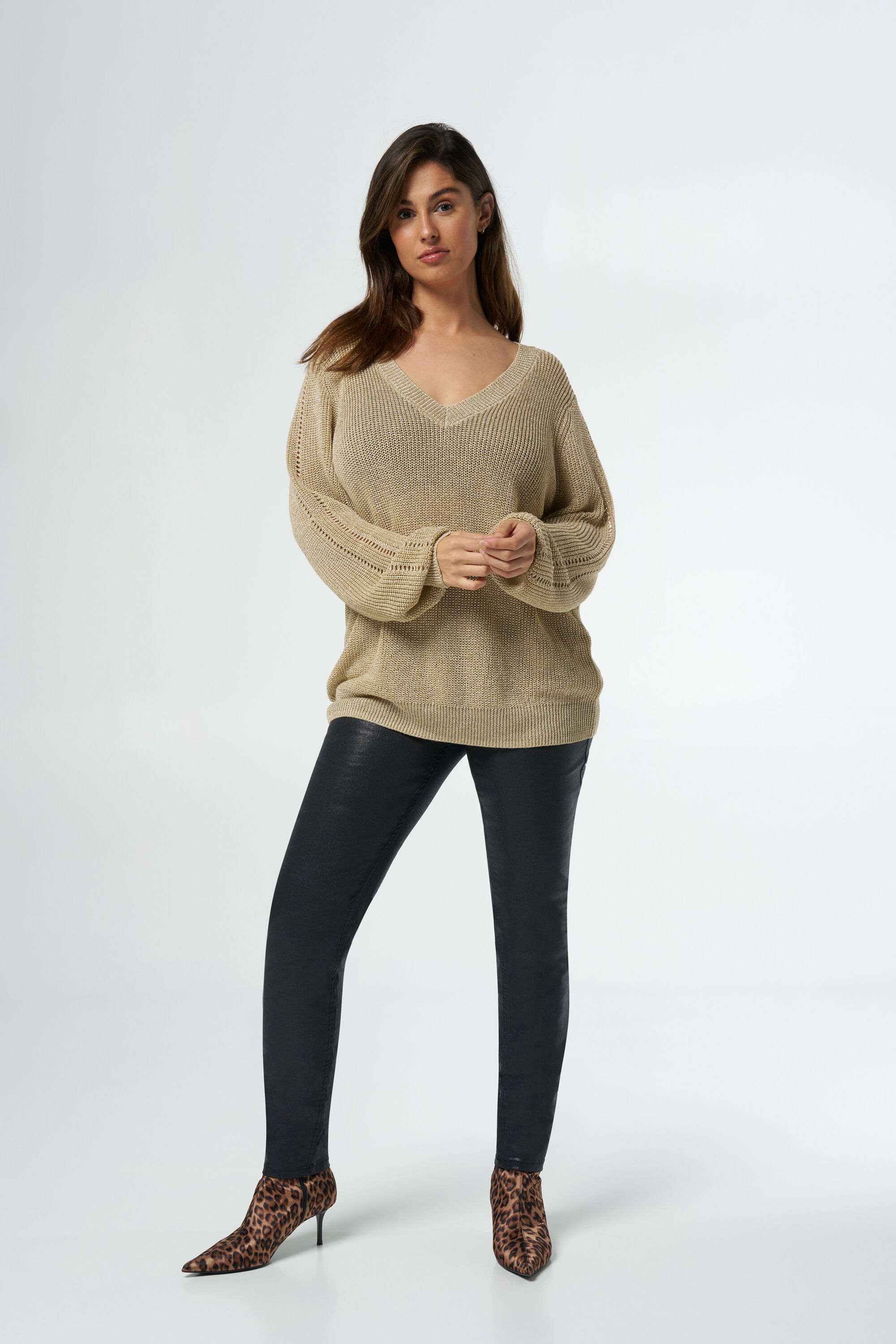 Strickpullover mit metallischen Verzierungen image number 5