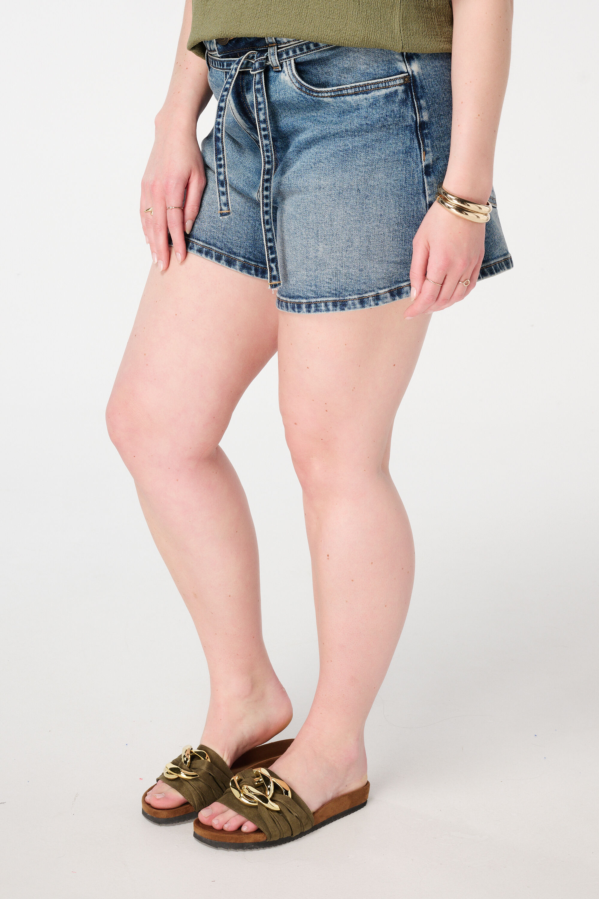 Kurze Hose mit G&uuml;rtel image number 5