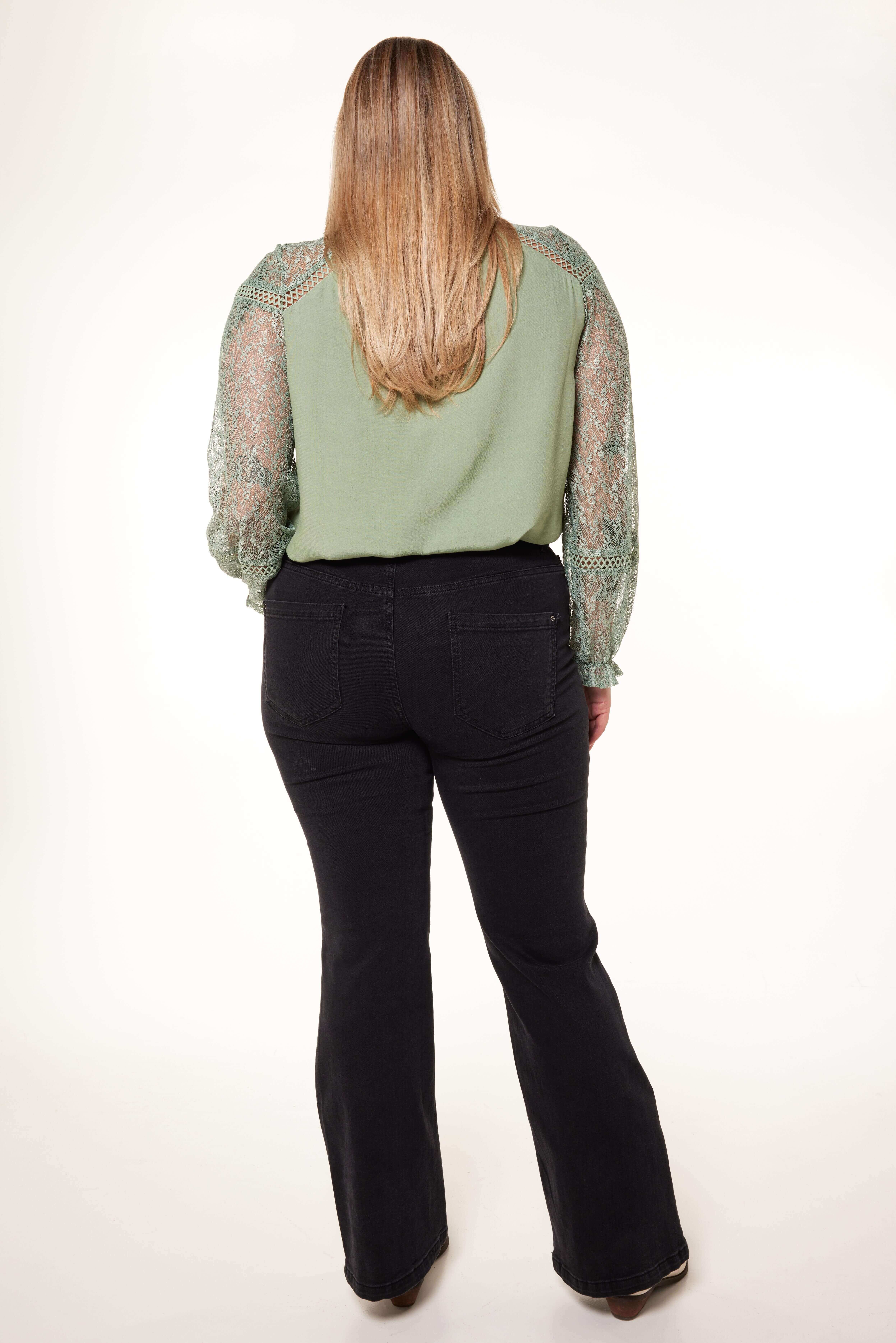 Ausgestellte Jeans  image number 4