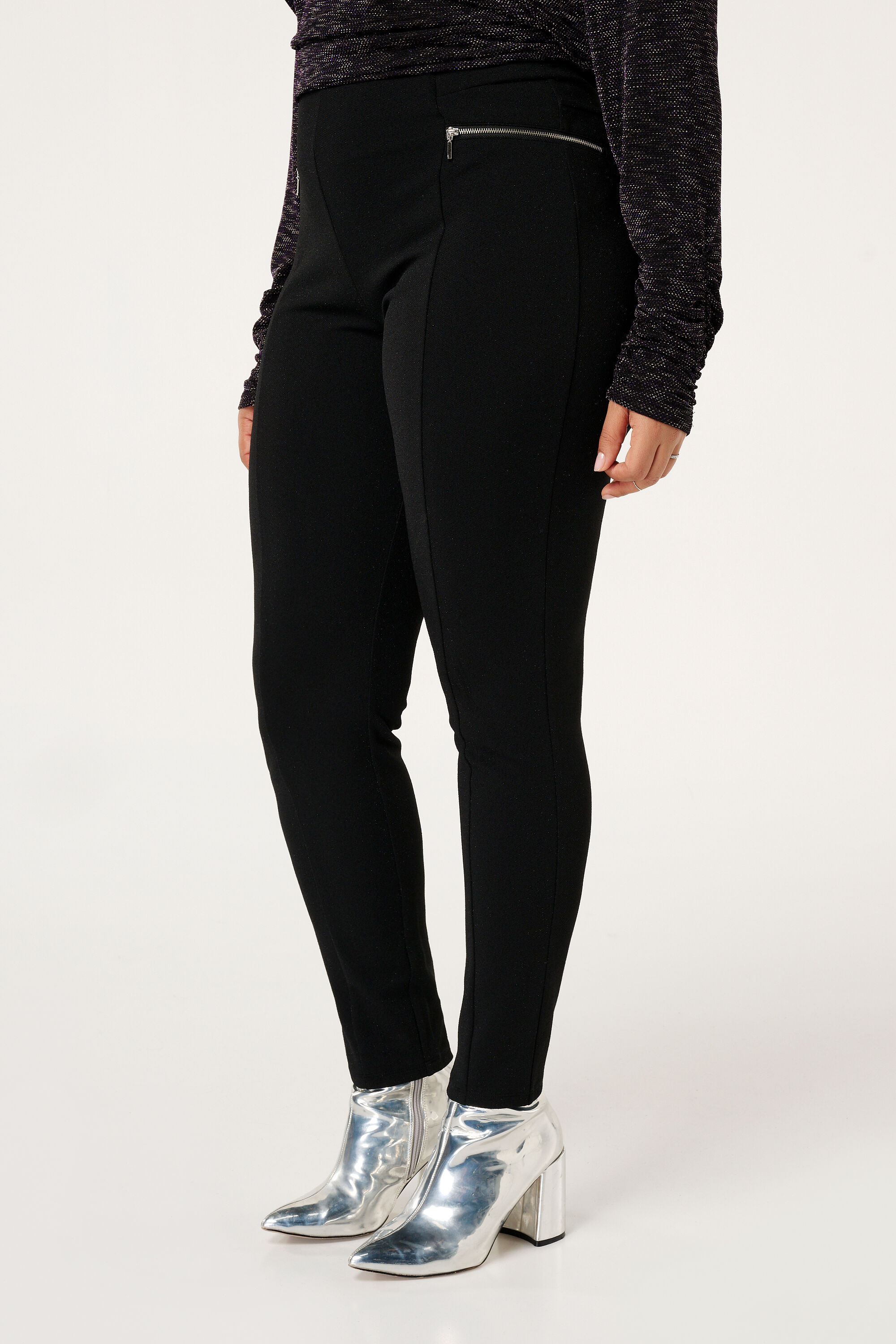 Leggings mit silbernen Verzierungen image number 4