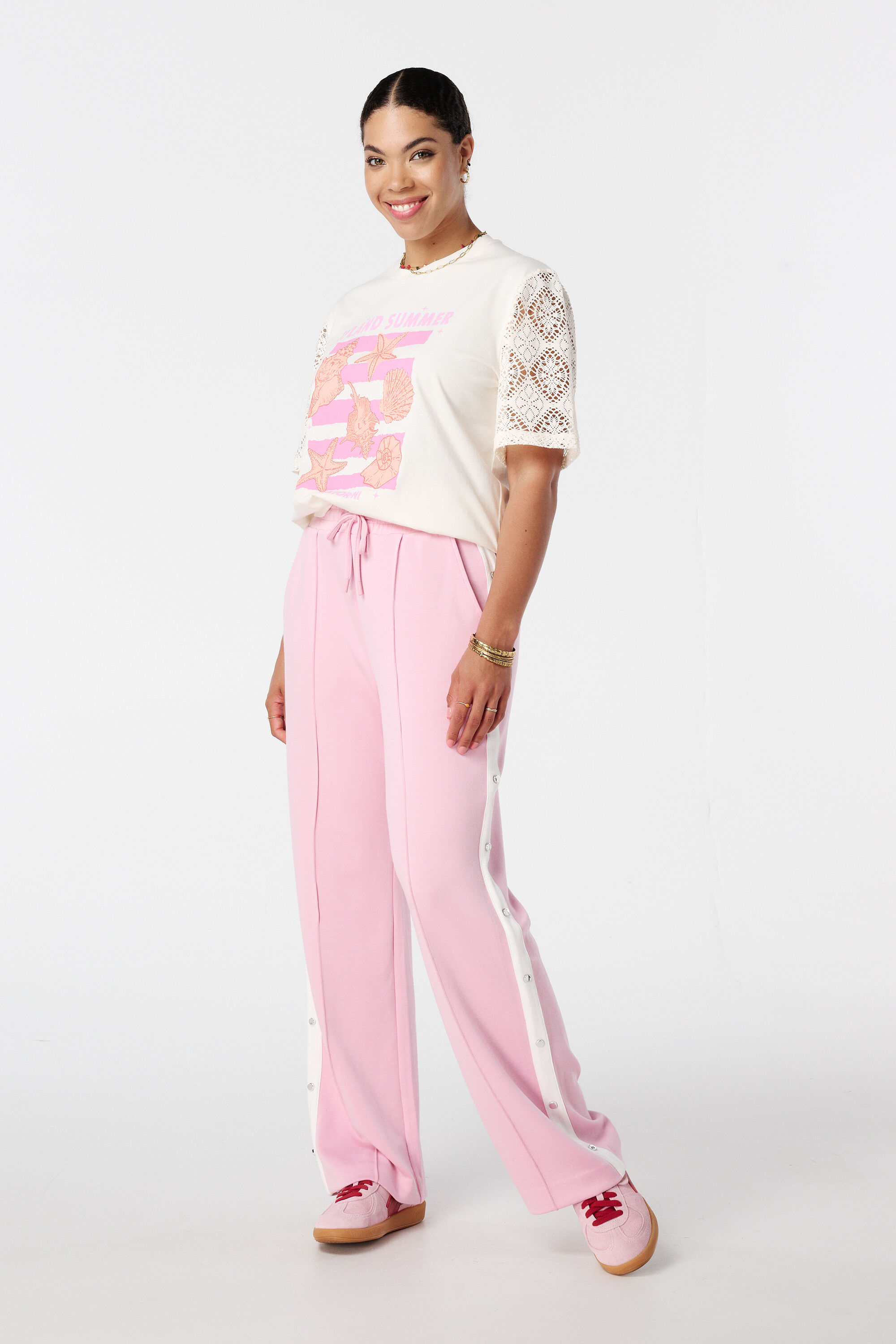 T-Shirt mit bestickten &Auml;rmeln image number 5