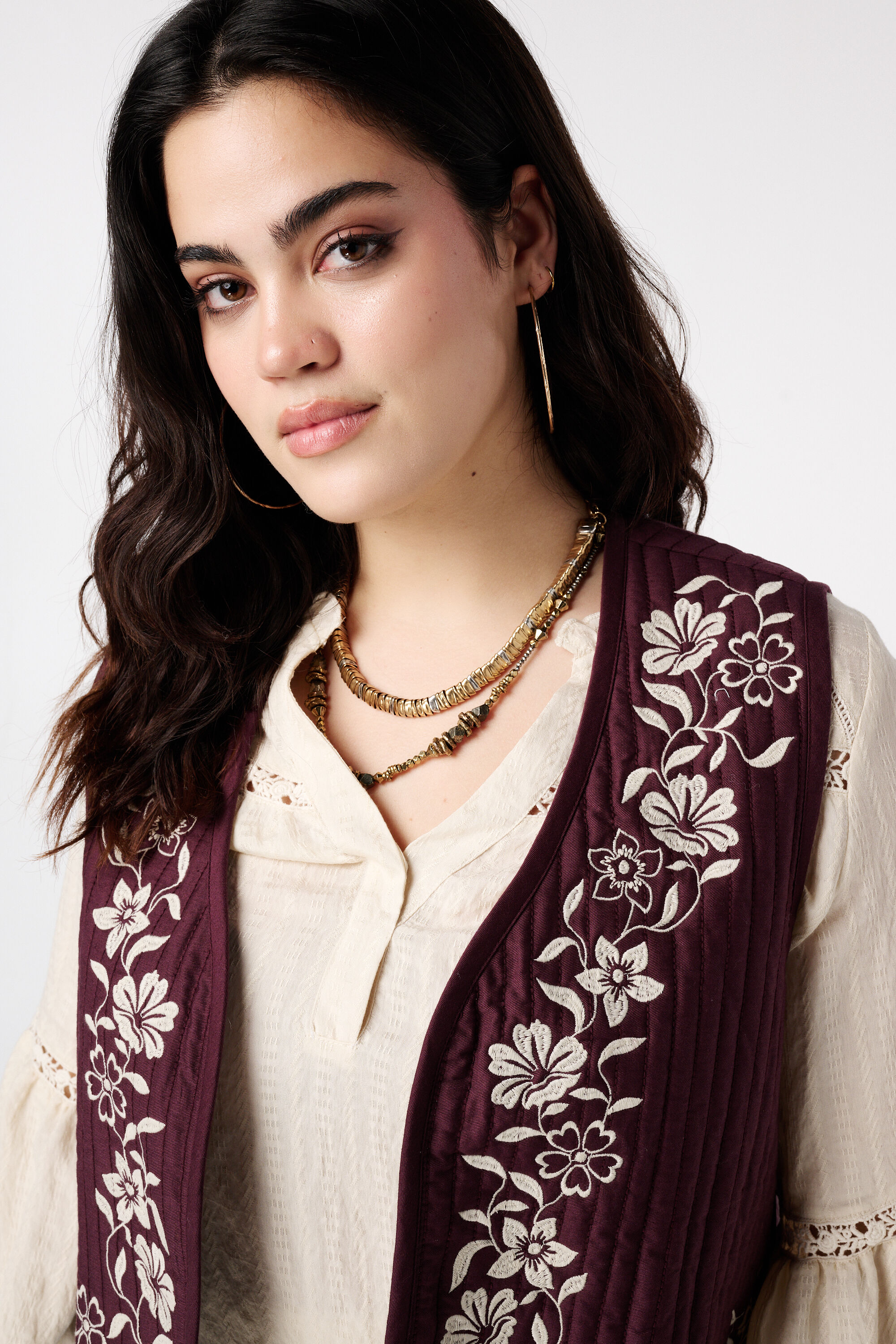 Strickjacke mit Stickerei image number 4