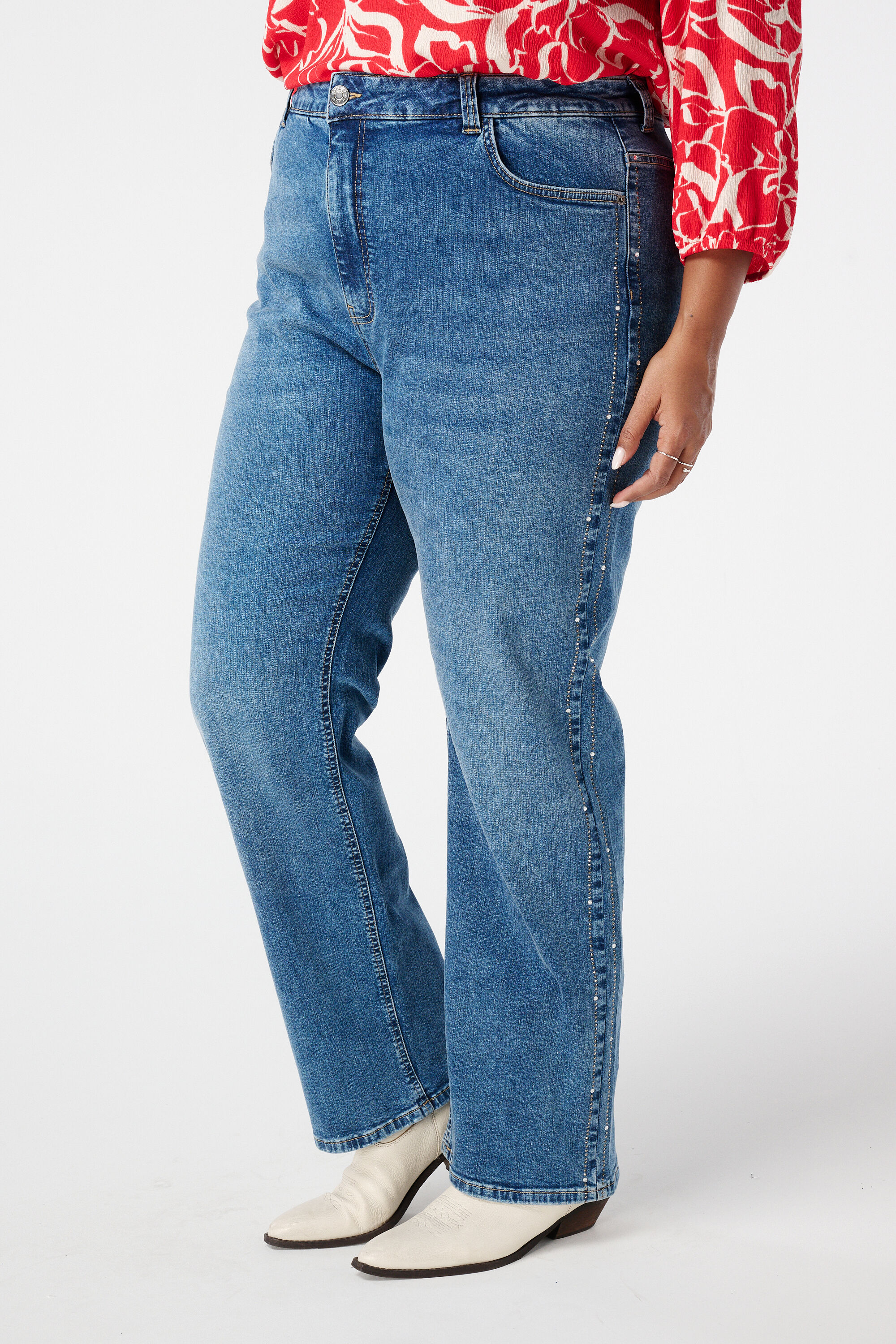 Straight-Leg Jeans mit Strasssteinen image number 5