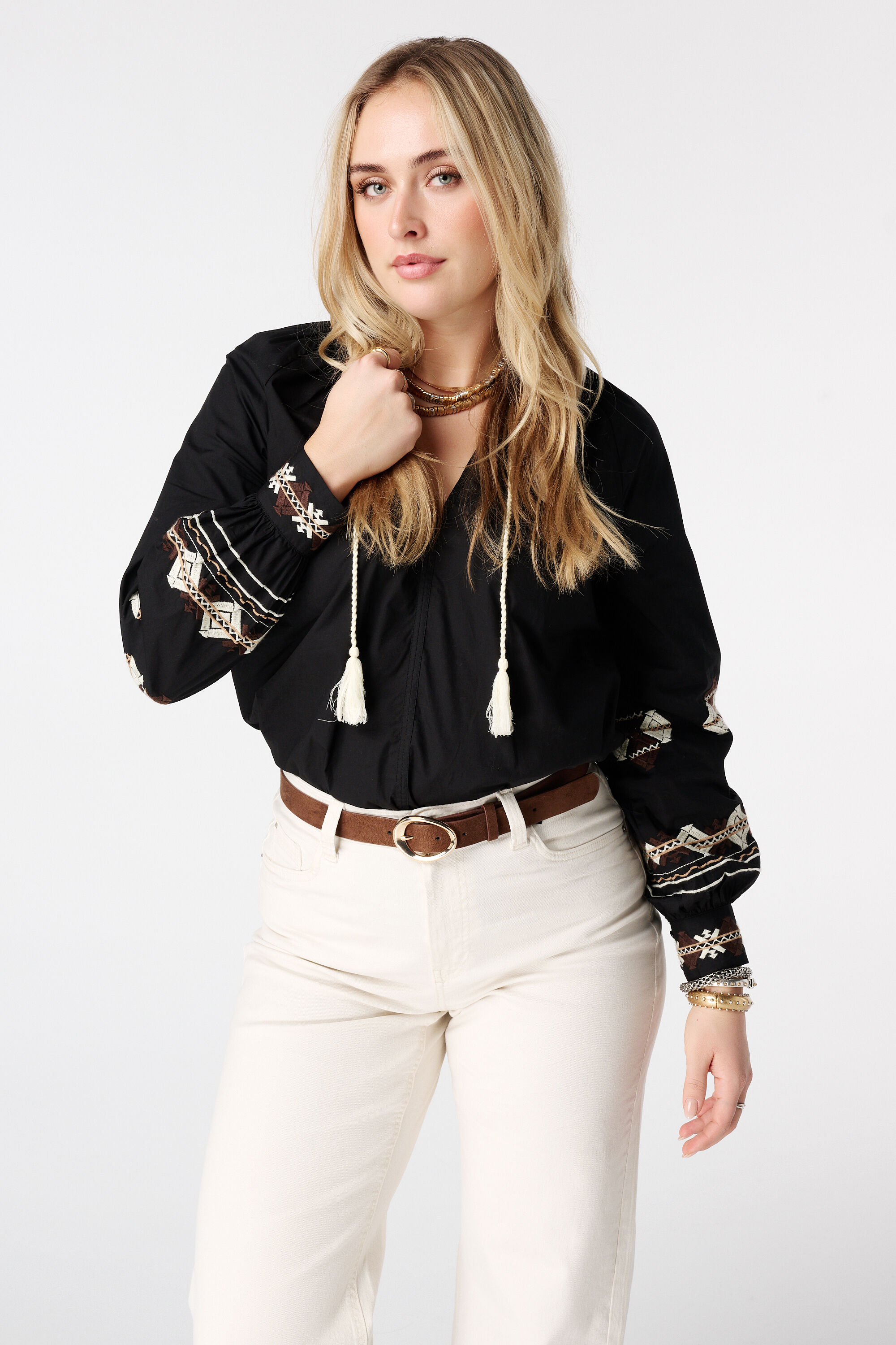 Wildlederg&uuml;rtel mit goldener Schnalle