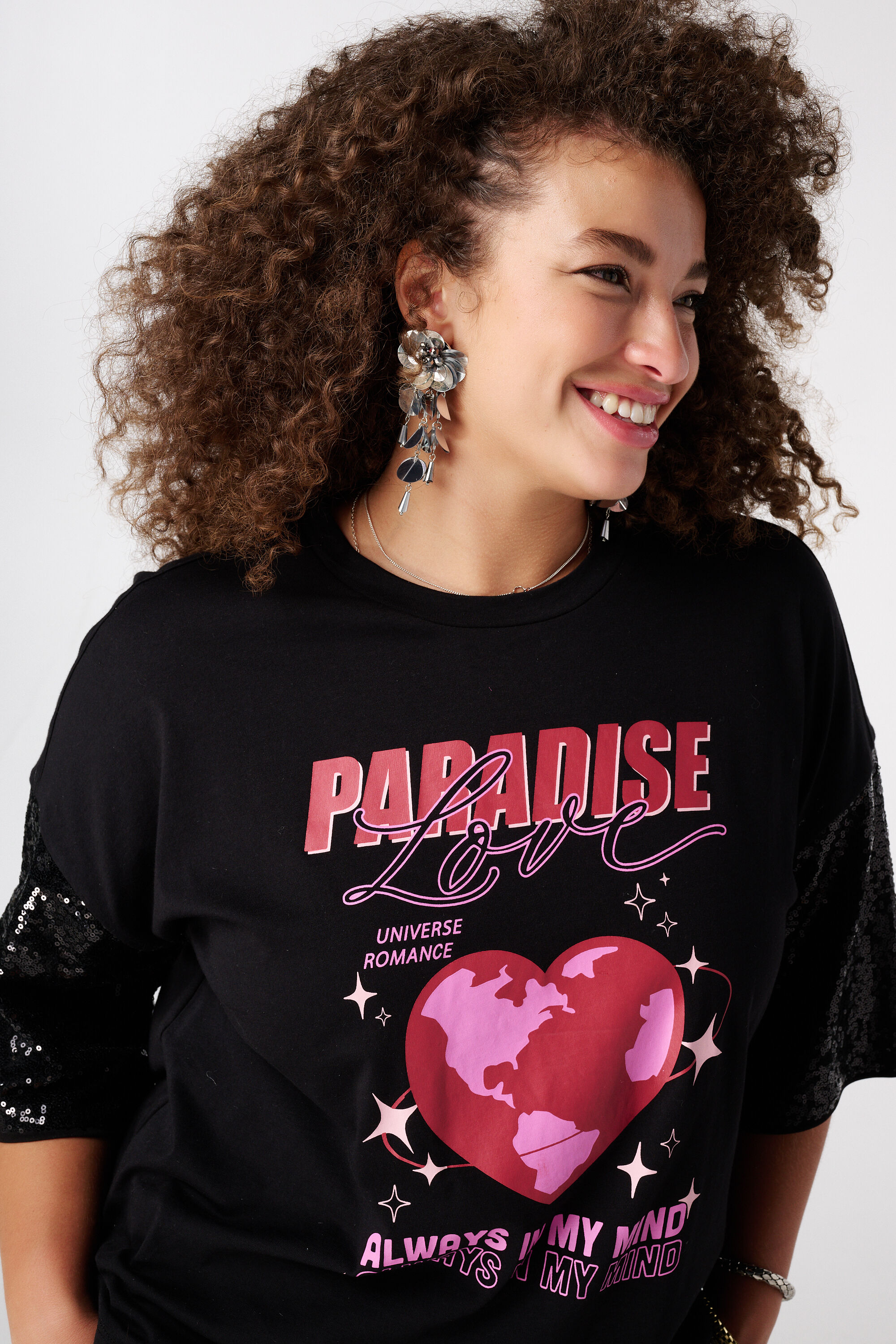 Oversized T-Shirt mit Pailletten&auml;rmeln image number 4