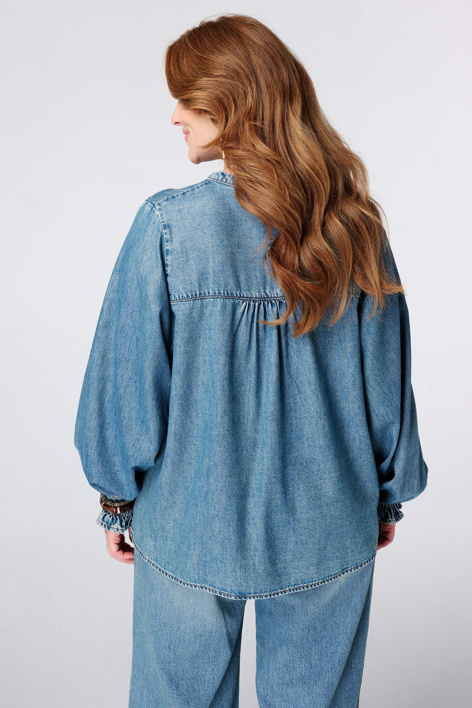 Jeansbluse mit Trompeten&auml;rmeln image number 1