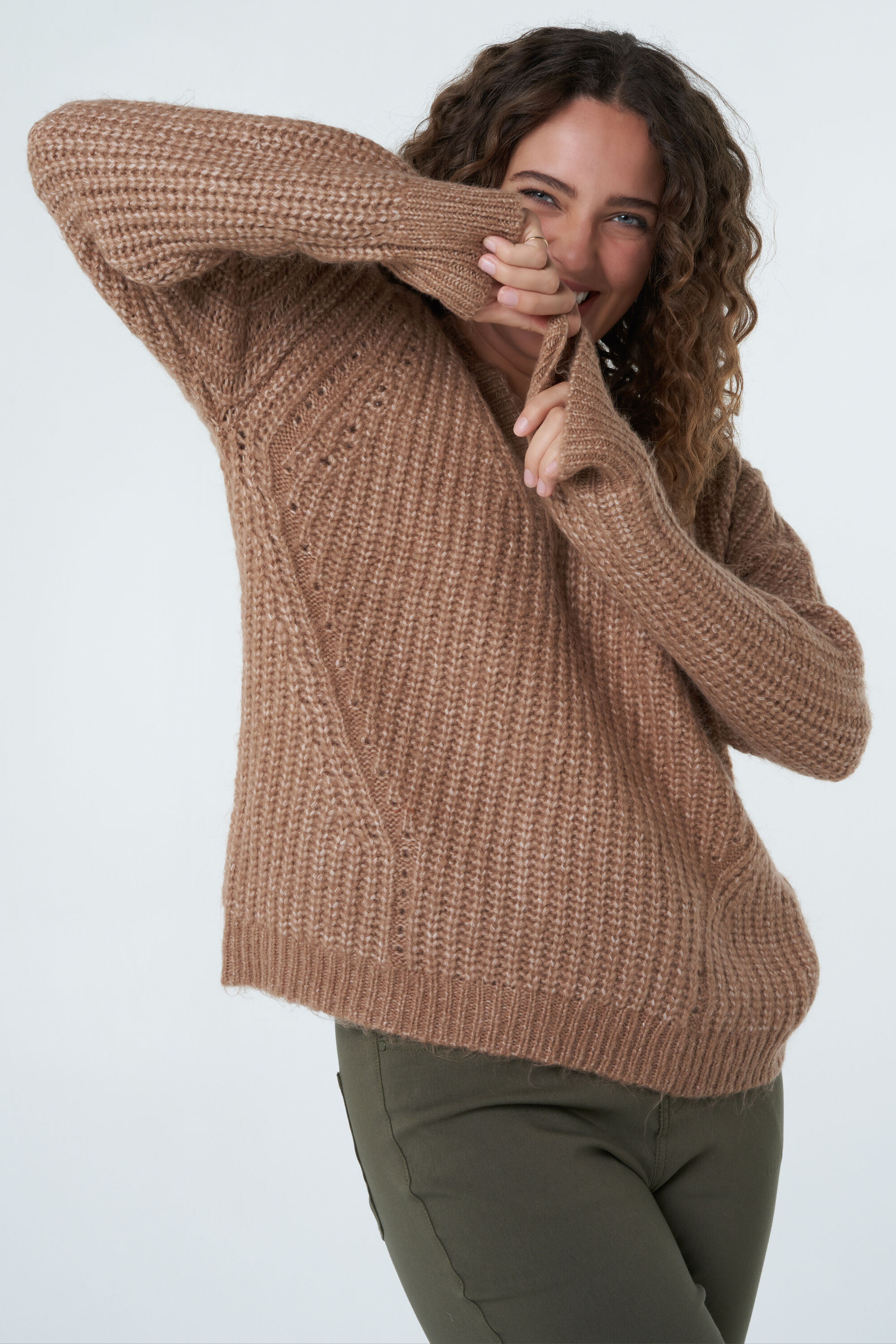 Grobstrickpullover mit V-Ausschnitt  image number 6