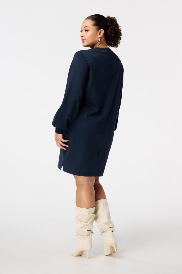Sweaterkleid mit Schriftzug image number 3