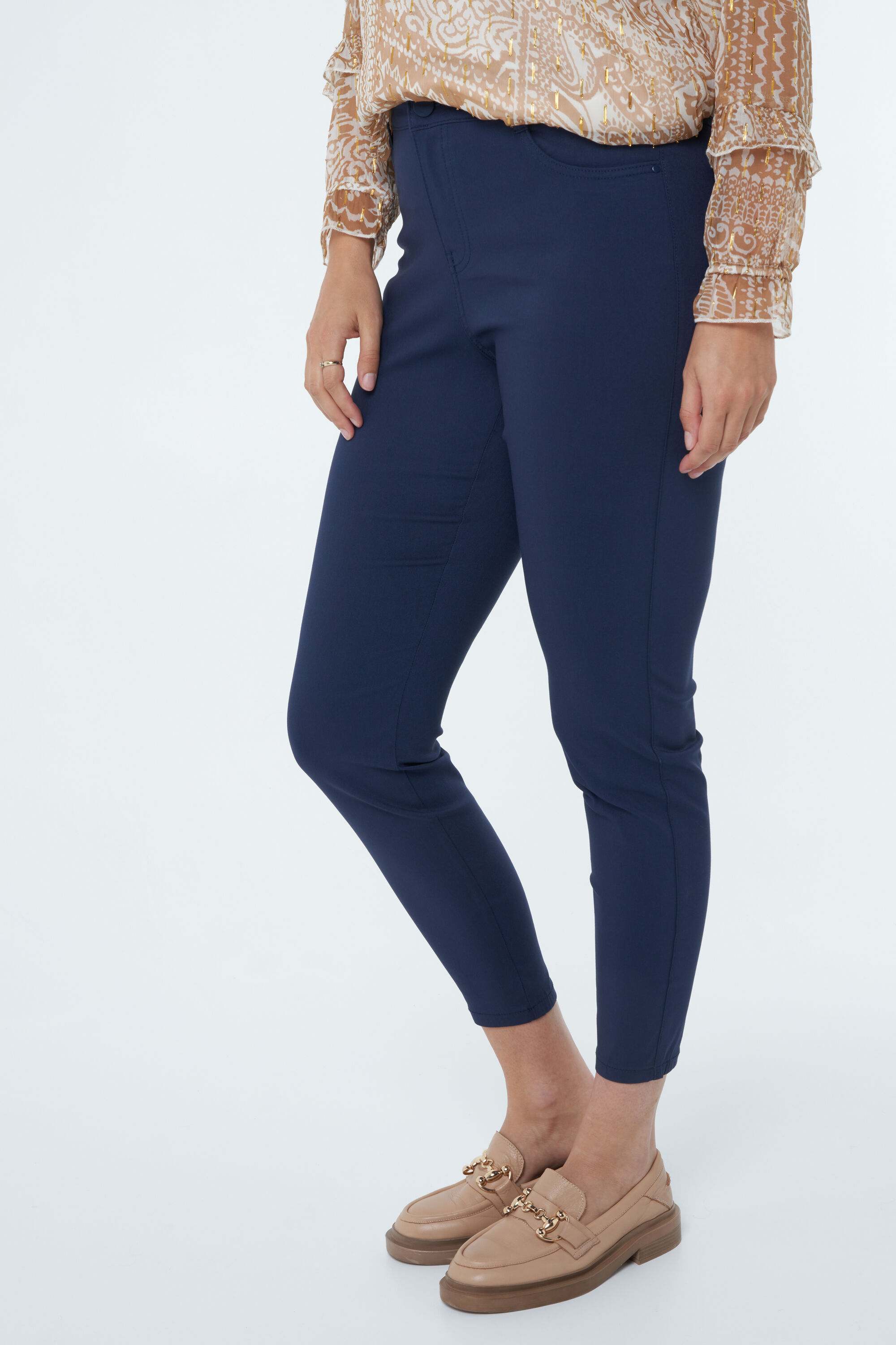 Slim-Leg Hose image number 6