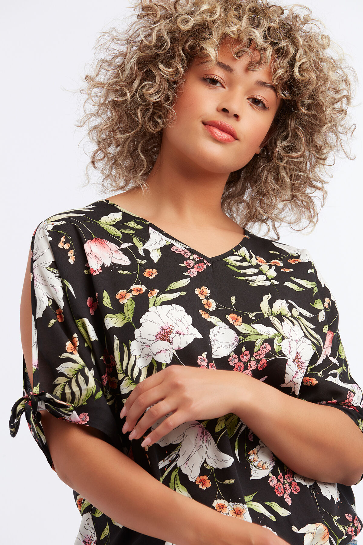 Bluse mit Knopfelement image number 4