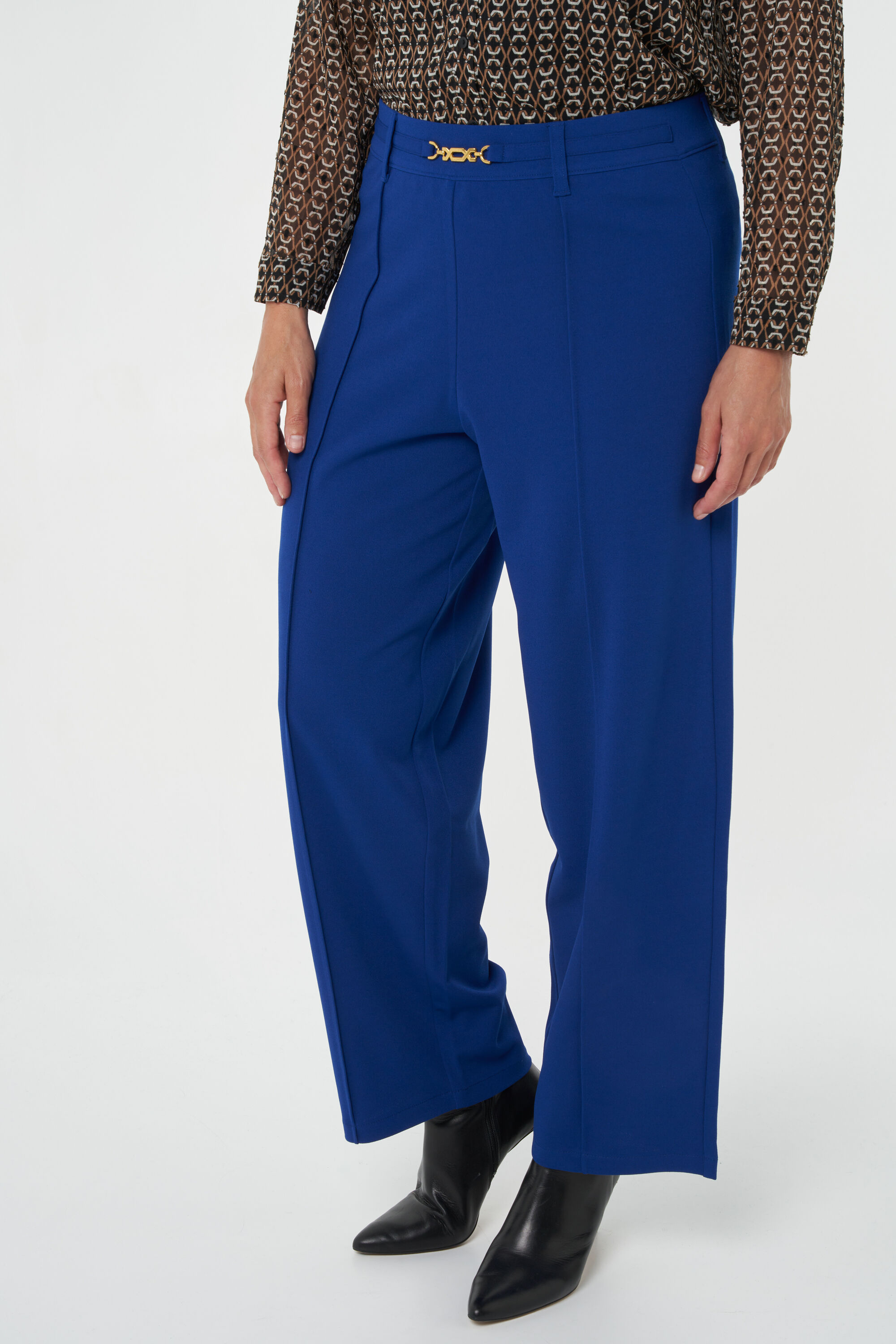 Hosen mit weit geschnittenem Bein image number 5