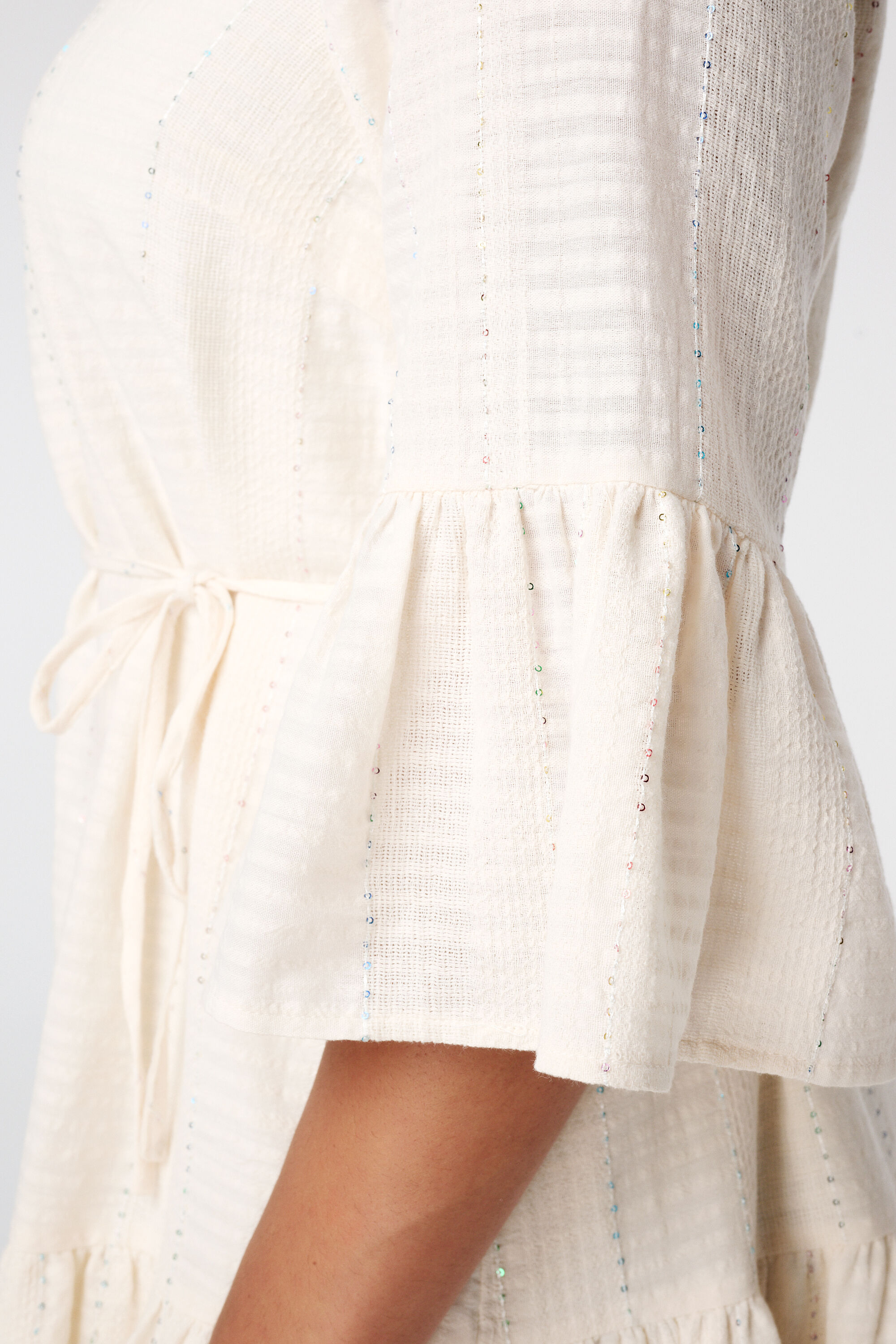 Kleid mit Paillettenverzierungen image number 6