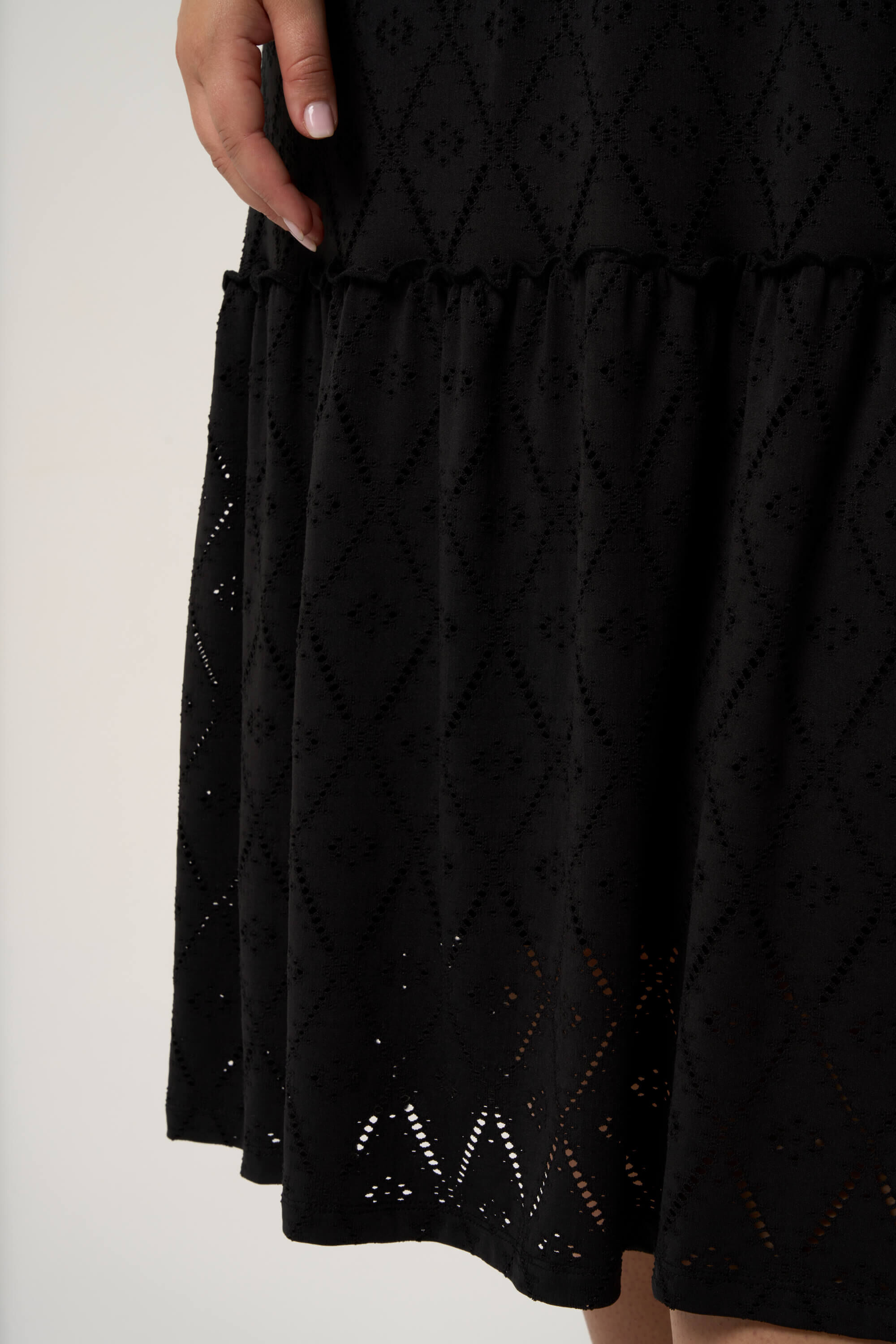 Midi-Kleid mit Stickerei image number 5