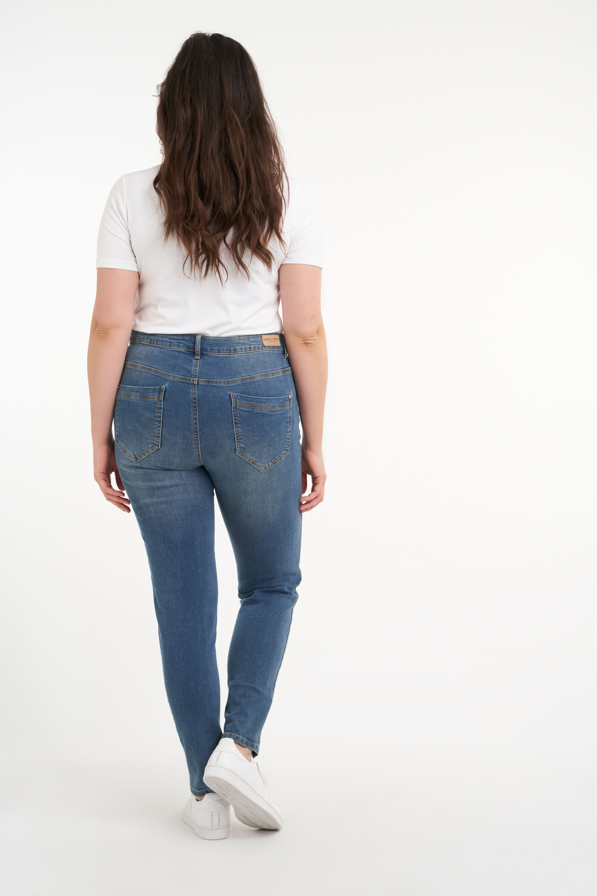 IRIS Slim-Leg Jeans image number 3
