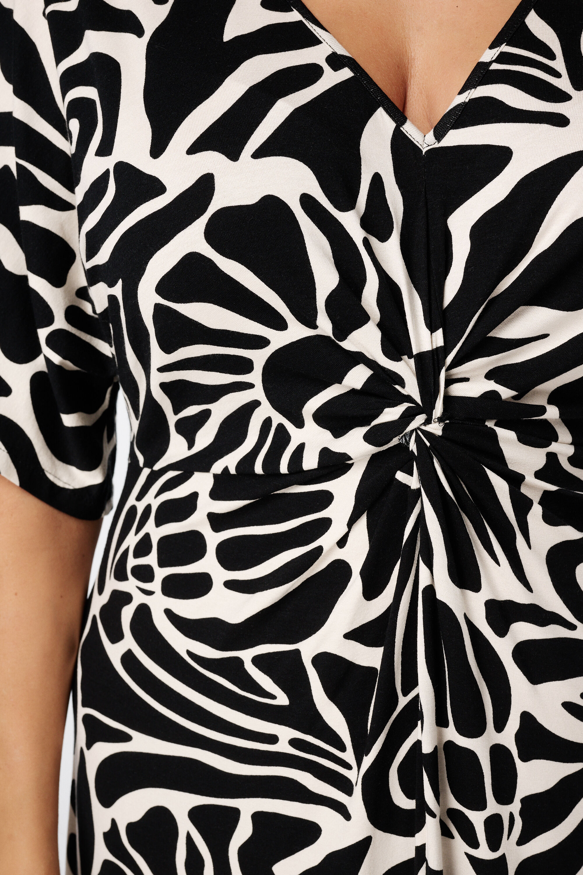 Kleid mit Print image number 5