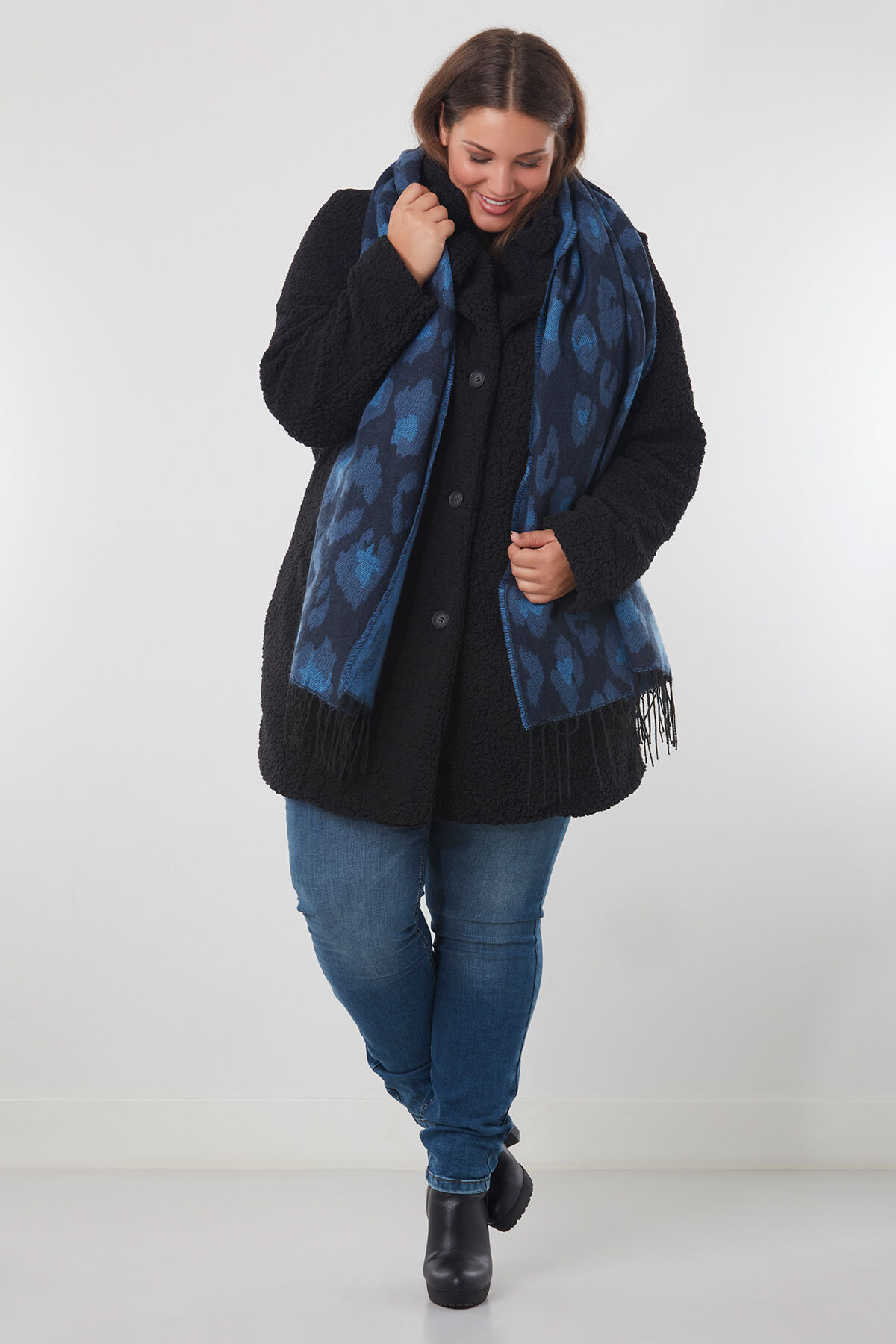 Schal mit Leopardenmuster image number 3