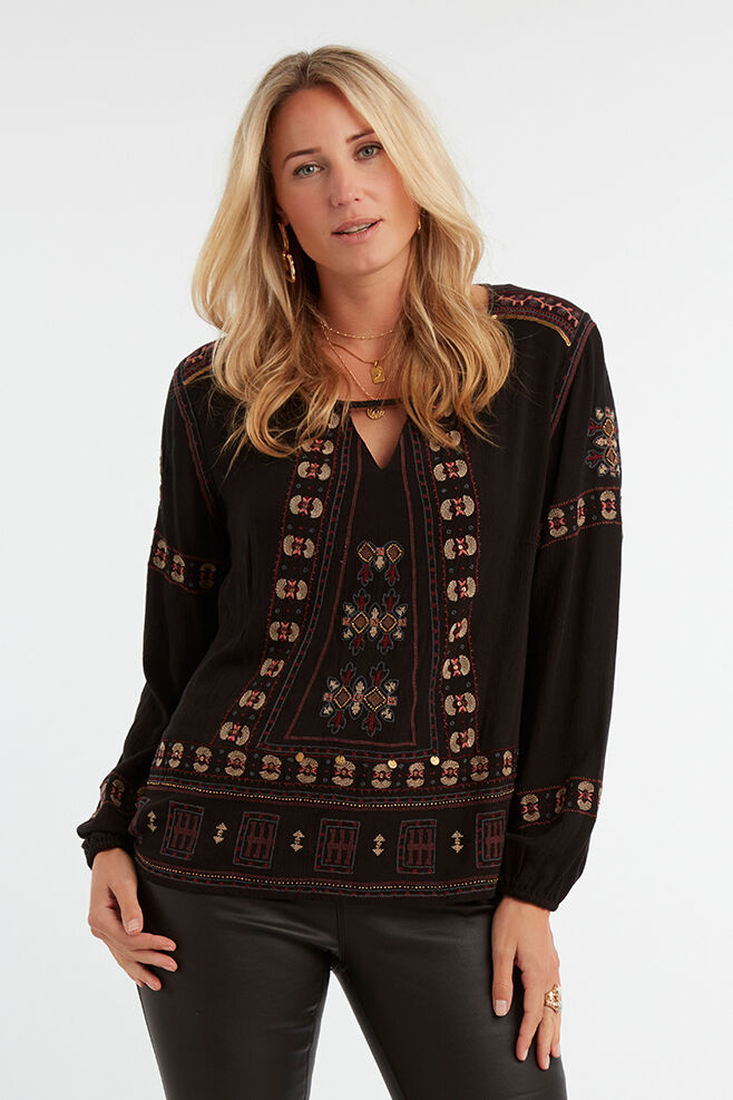 Bluse mit Stickereien image number 4
