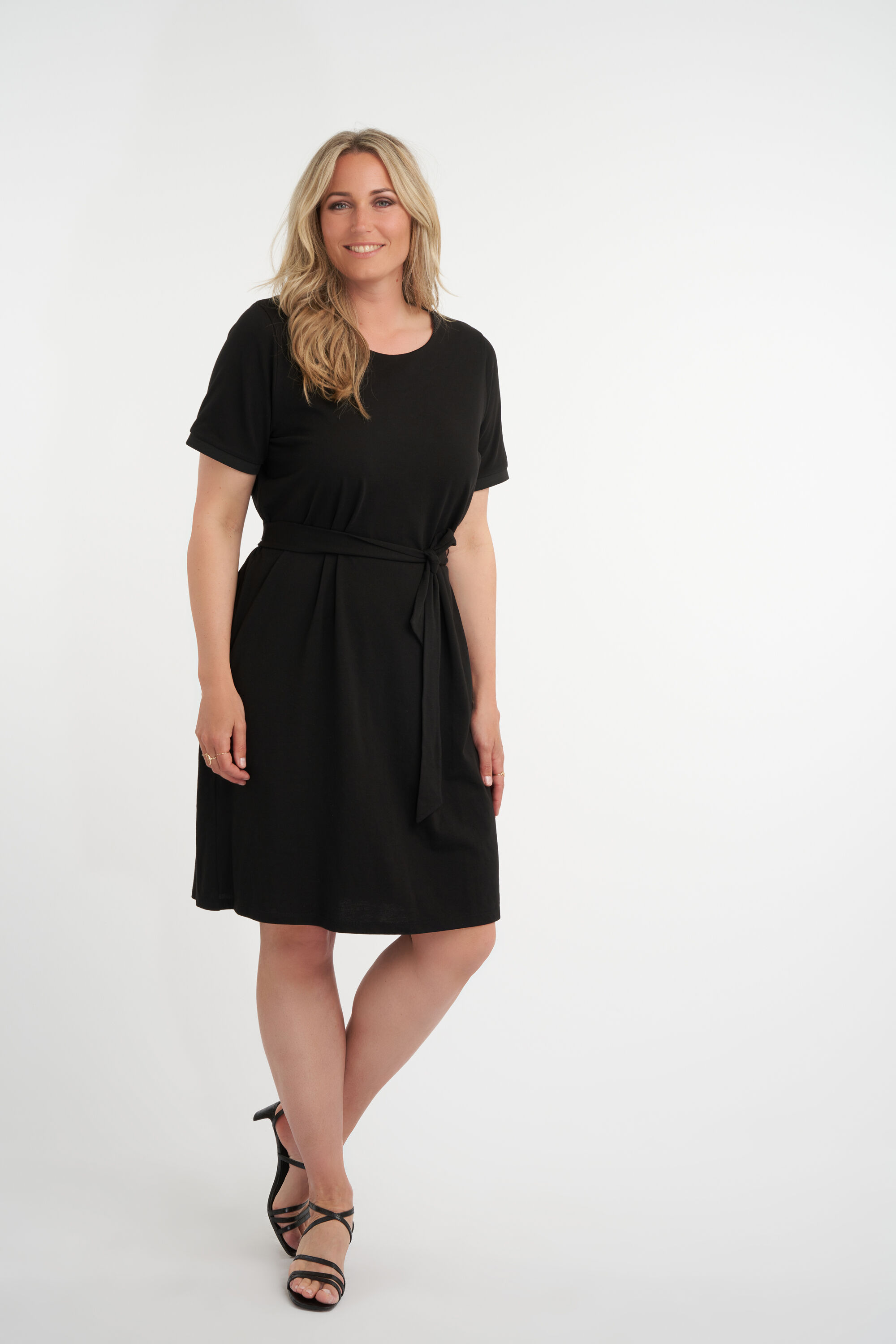 Kleid mit Bindeg&uuml;rtel image number 6