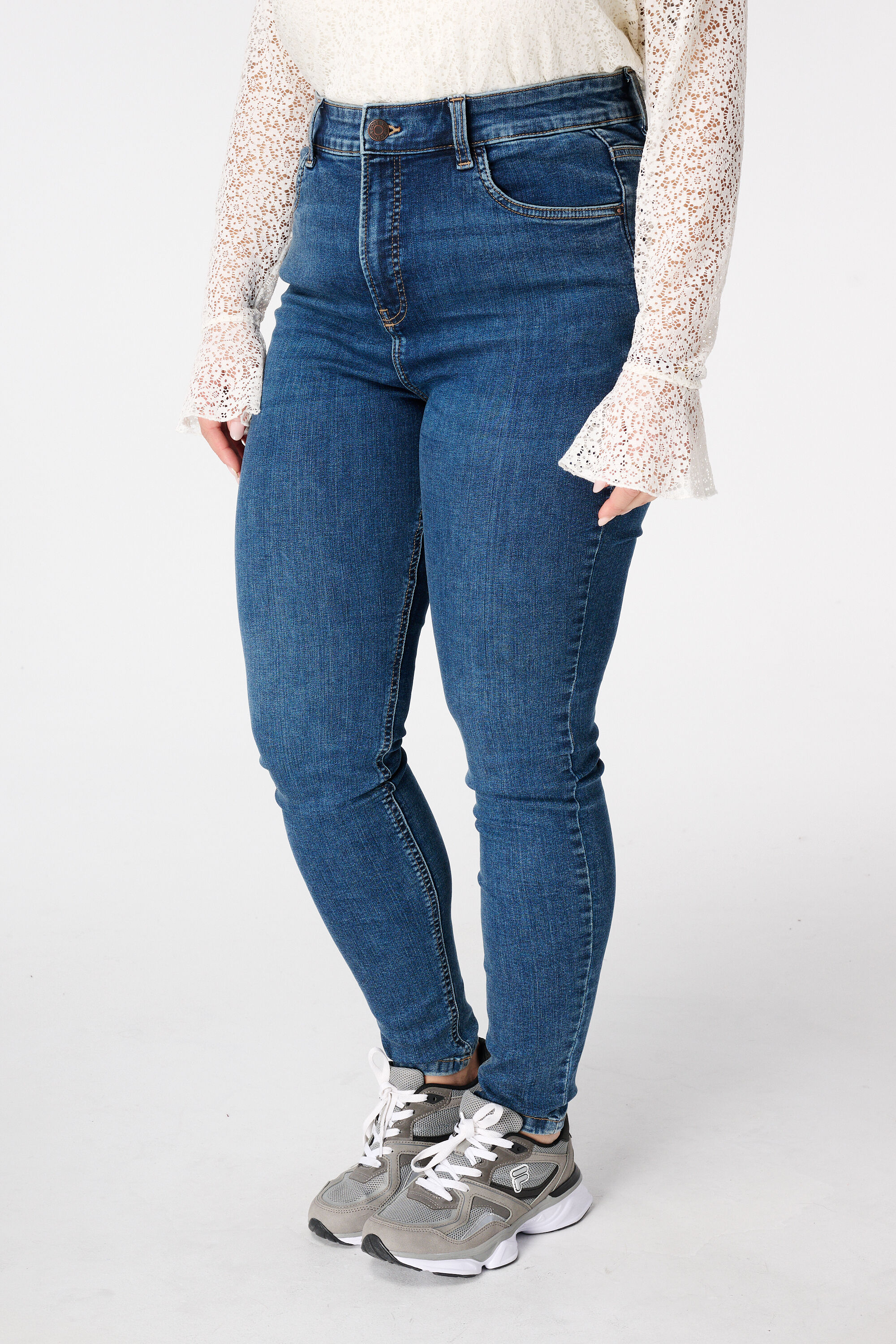 Skinny-Leg-Jeans mit hoher Taille CHERRY image number 5