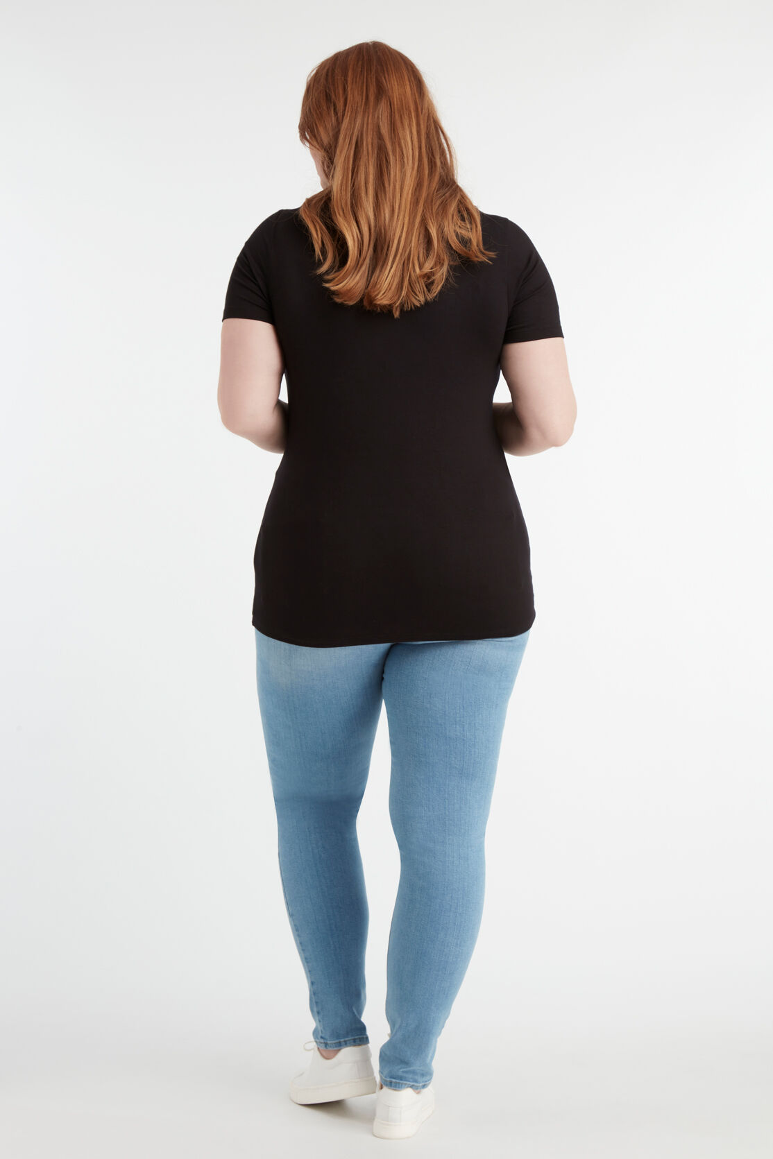 Kurz&auml;rmliges T-Shirt mit V-Ausschnitt image number 4