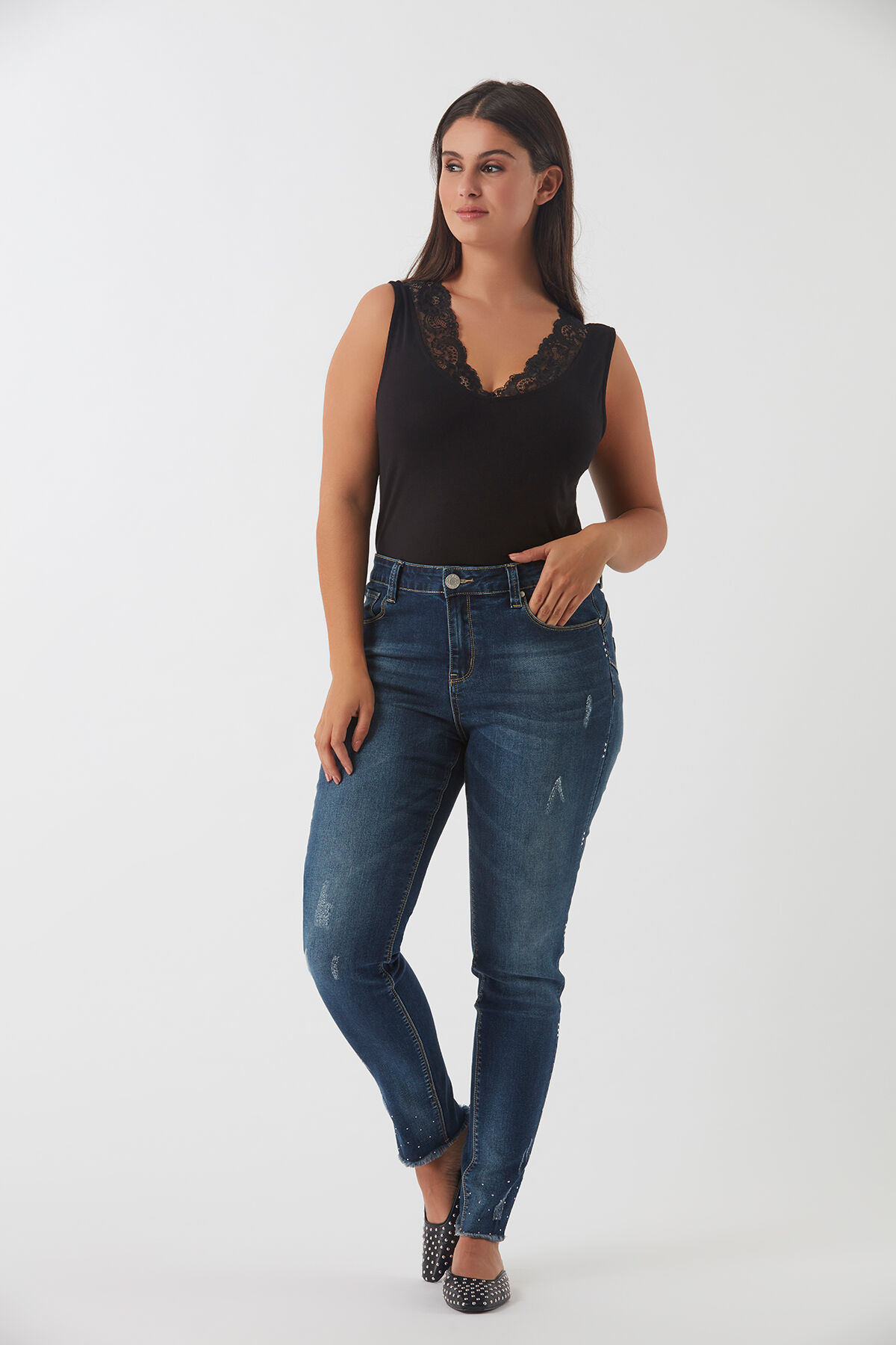 BOTTOM LIFT Jeans mit Strasssteinen image number 5