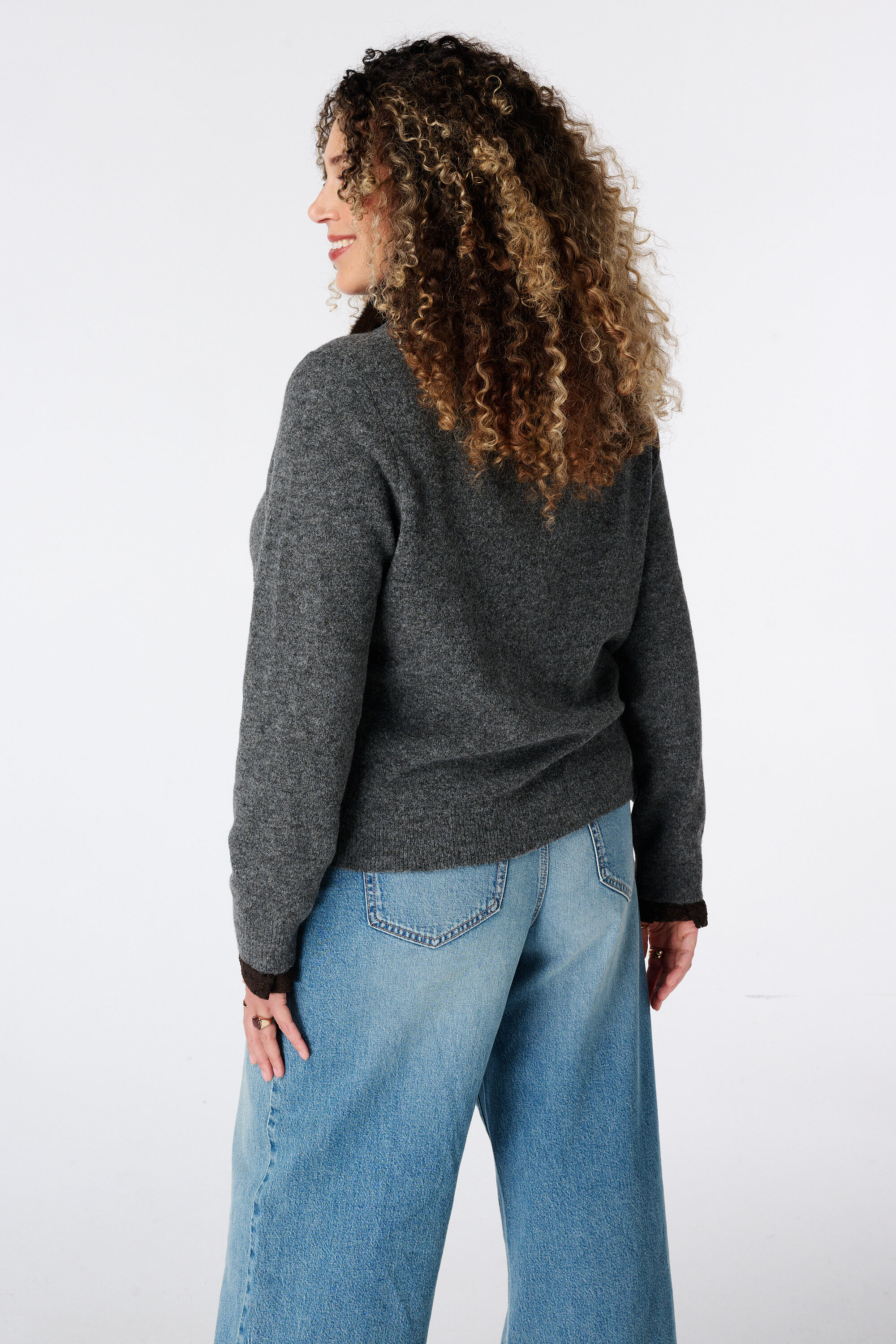 Strickjacke mit Kunstfellkragen image number 3