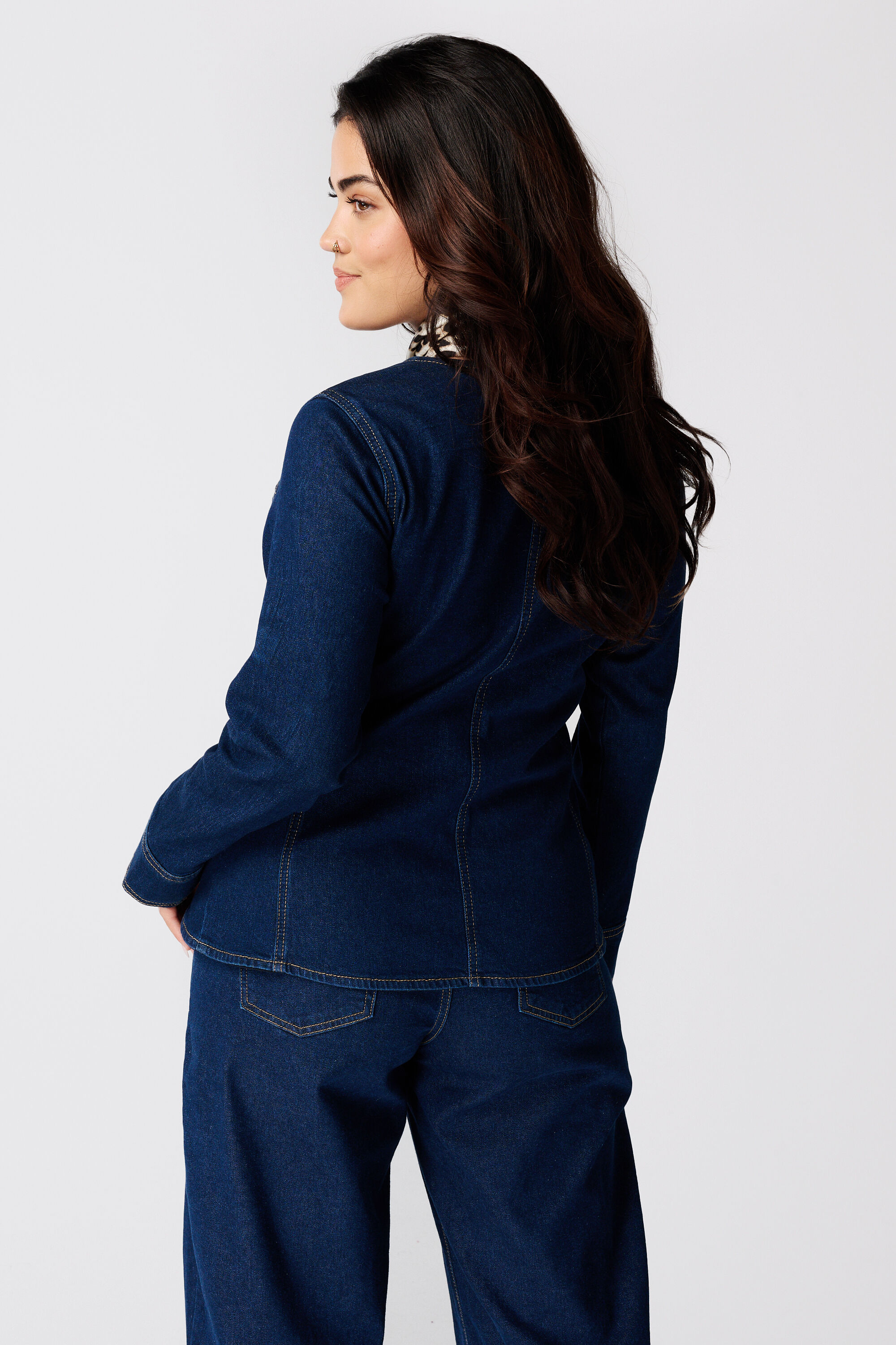 Figurbetonte Denimjacke image number 1