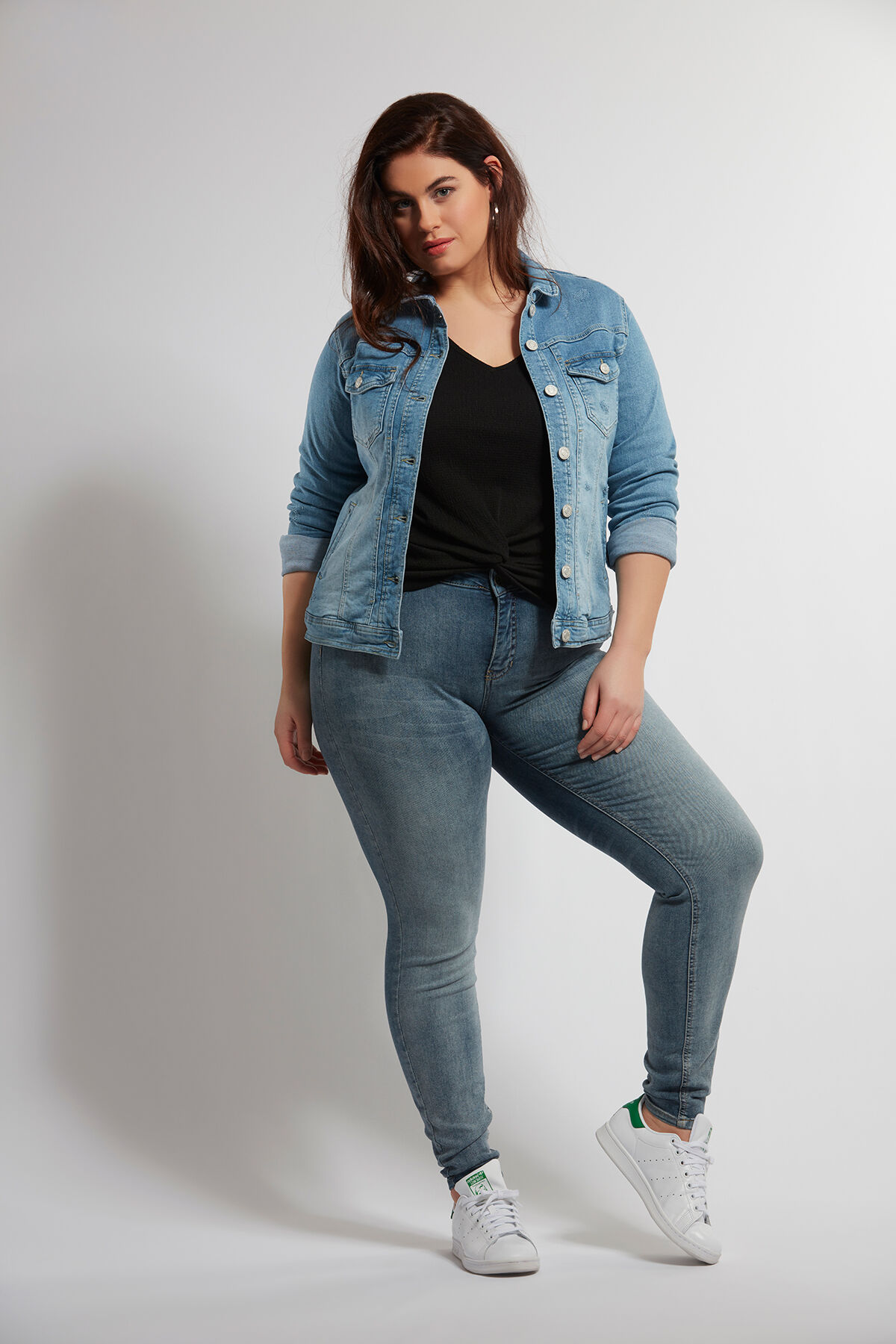 Strick-Shirt mit Knoten-Detail image number 4