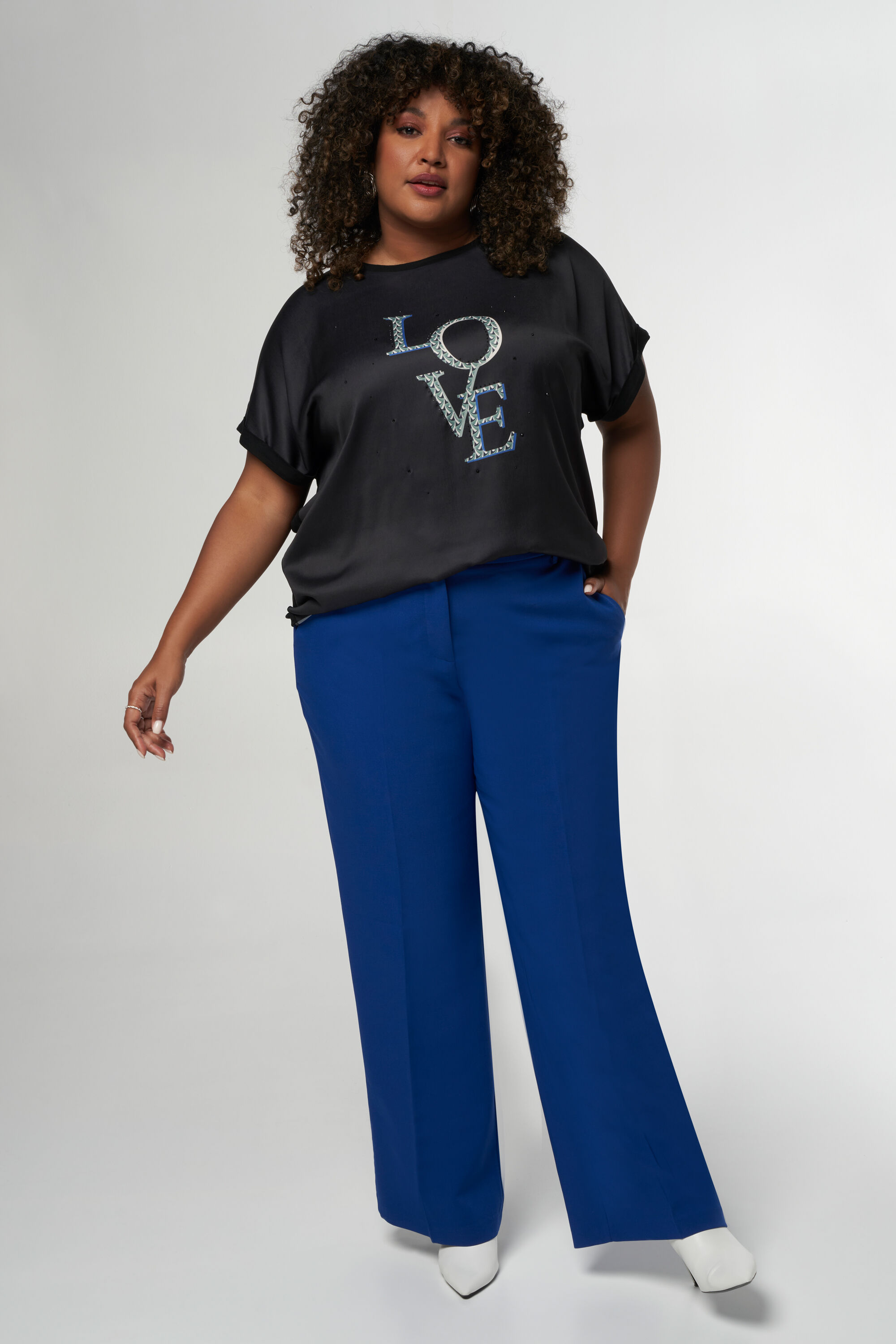 T-Shirt mit &bdquo;LOVE&ldquo;-Aufdruck image number 5