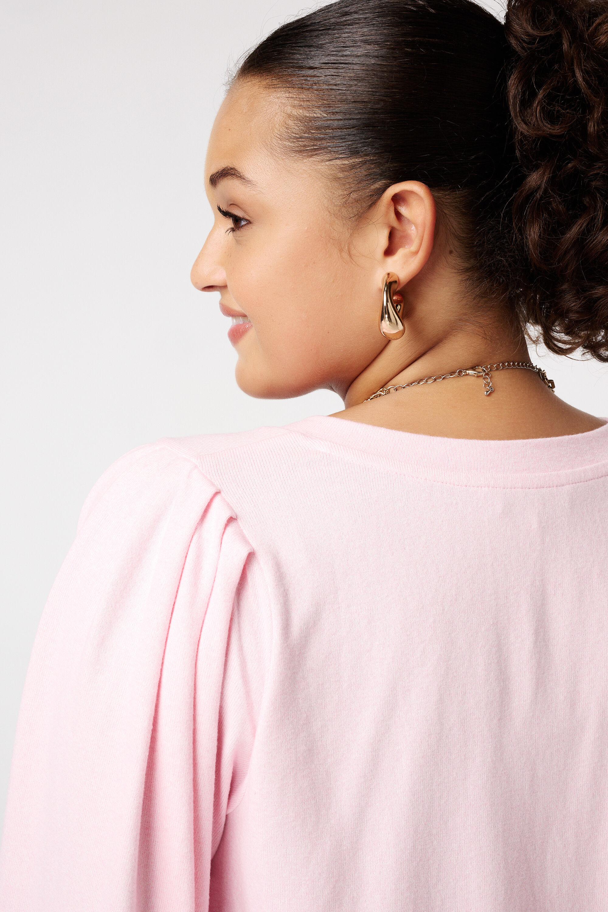 Fein gestrickter Pullover mit Puff&auml;rmeln image number 4