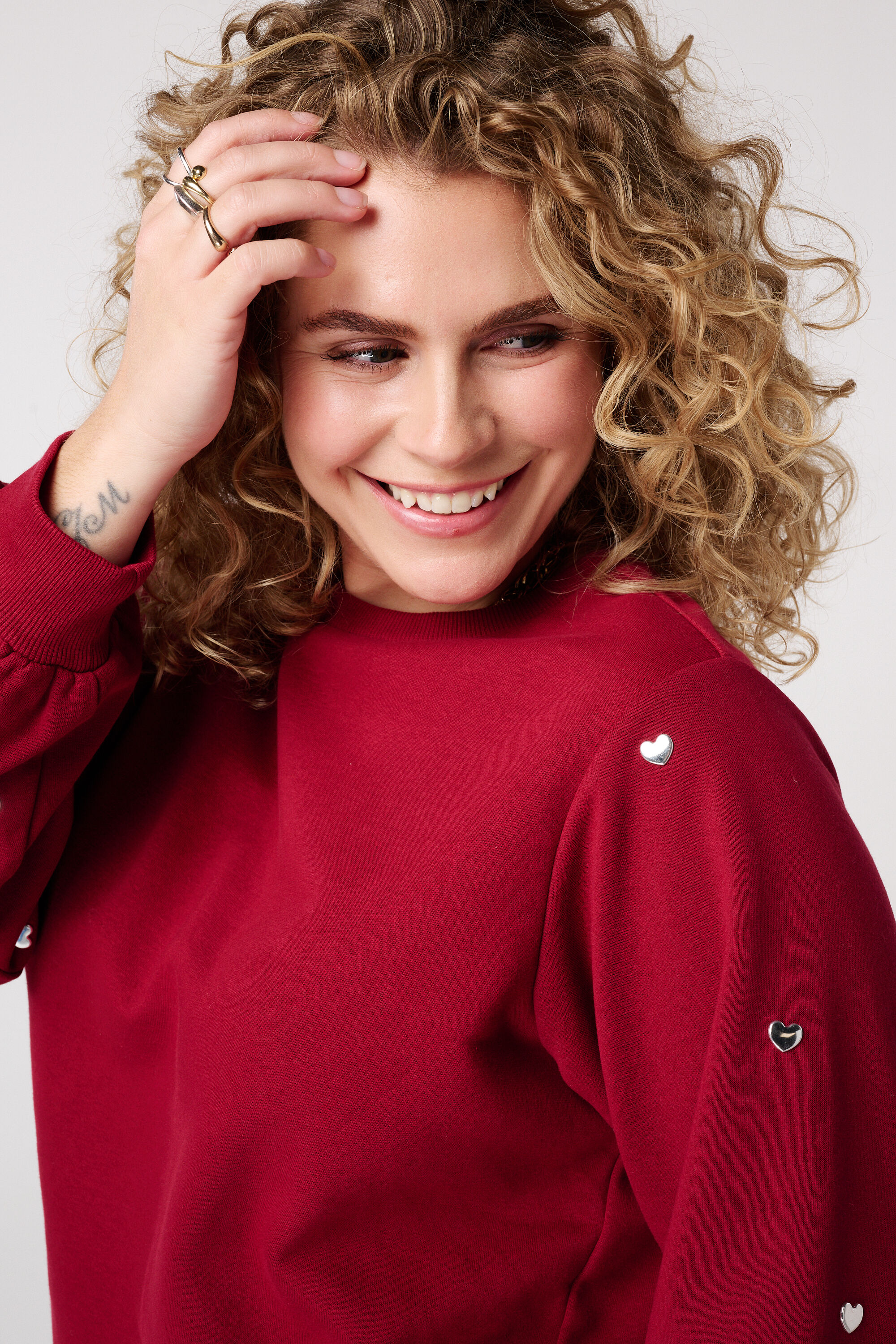 Sweatshirt mit Nieten image number 4