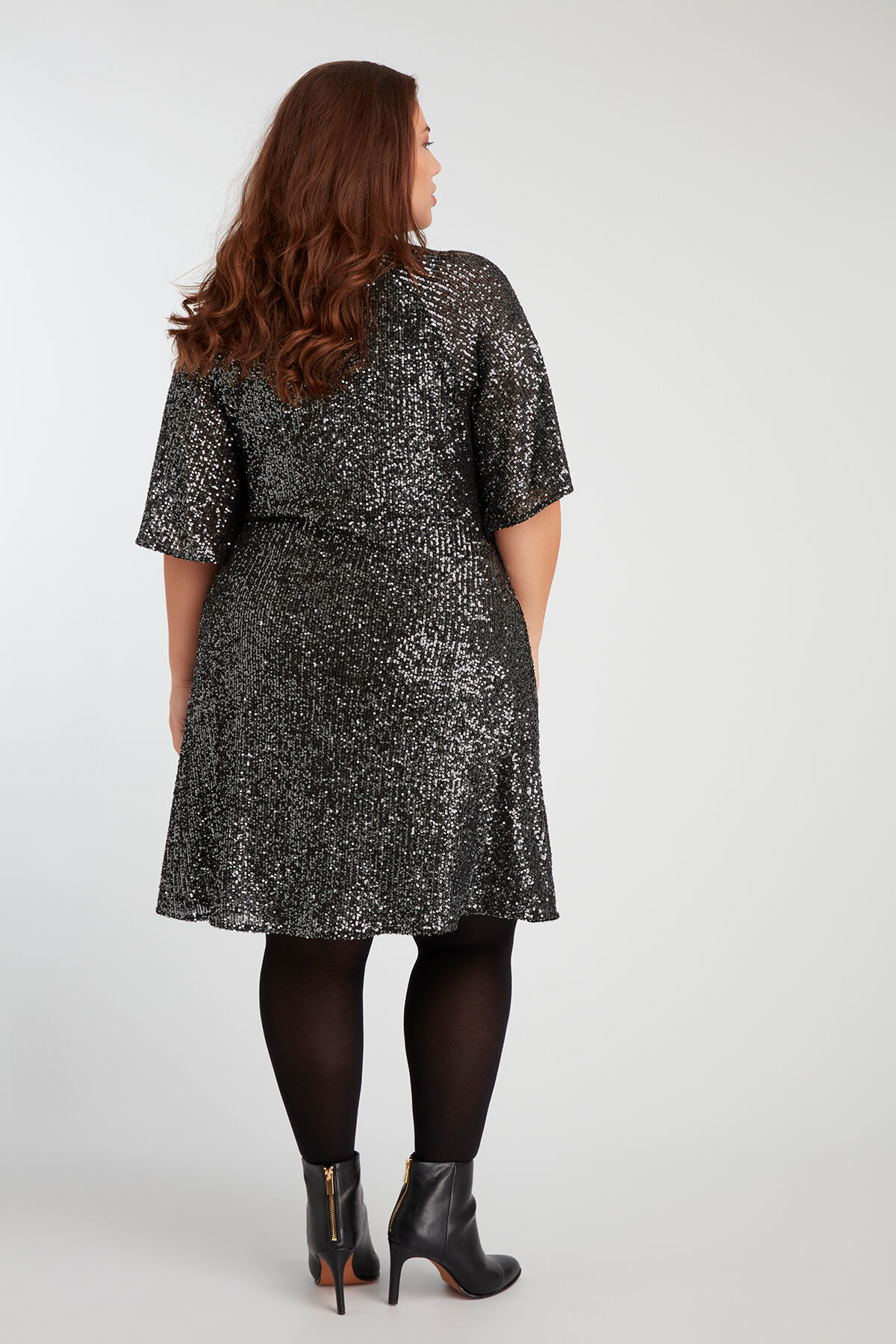 Wickelkleid mit Pailletten image number 5