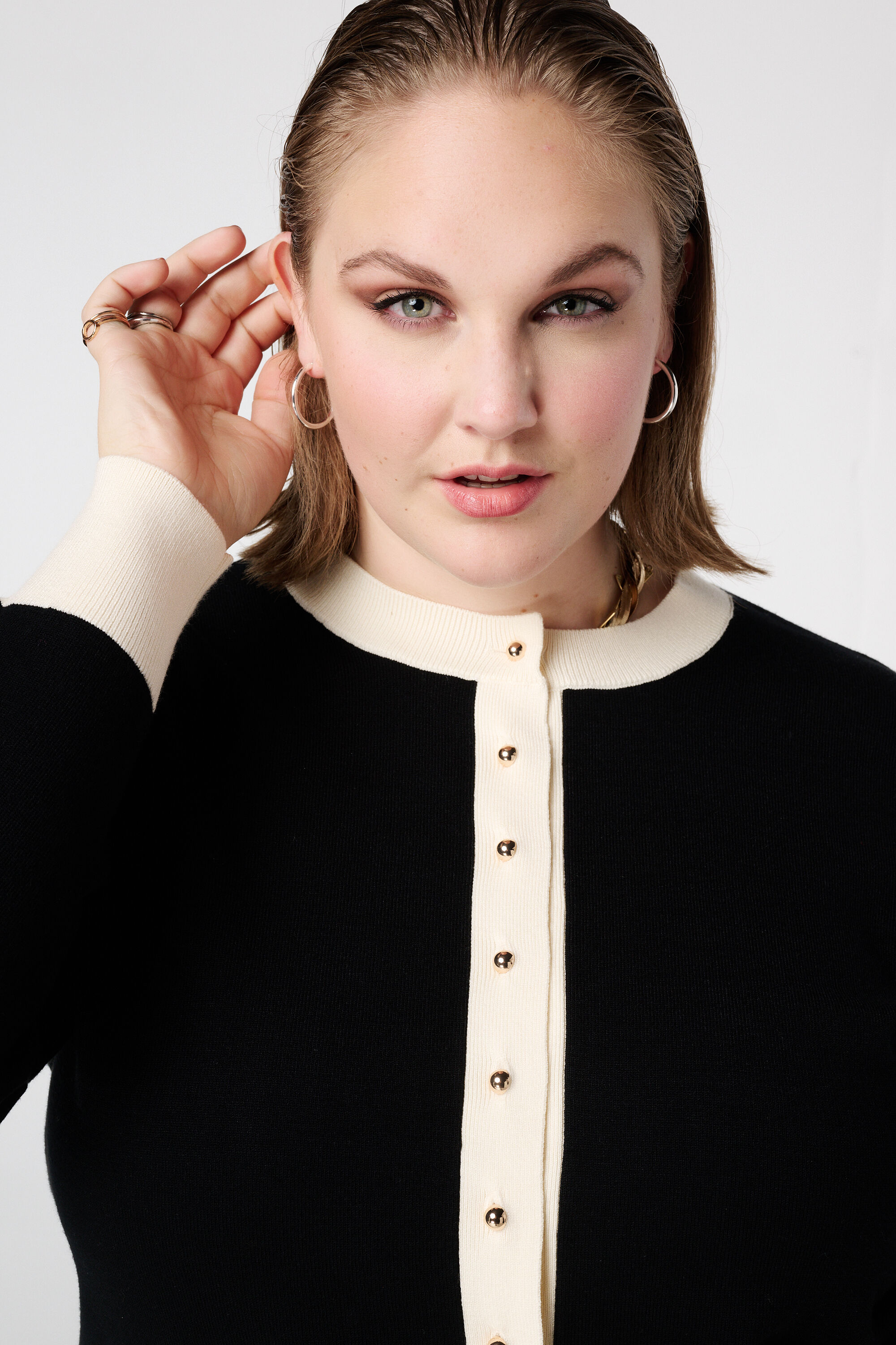 Strickjacke mit Knopfleiste image number 4