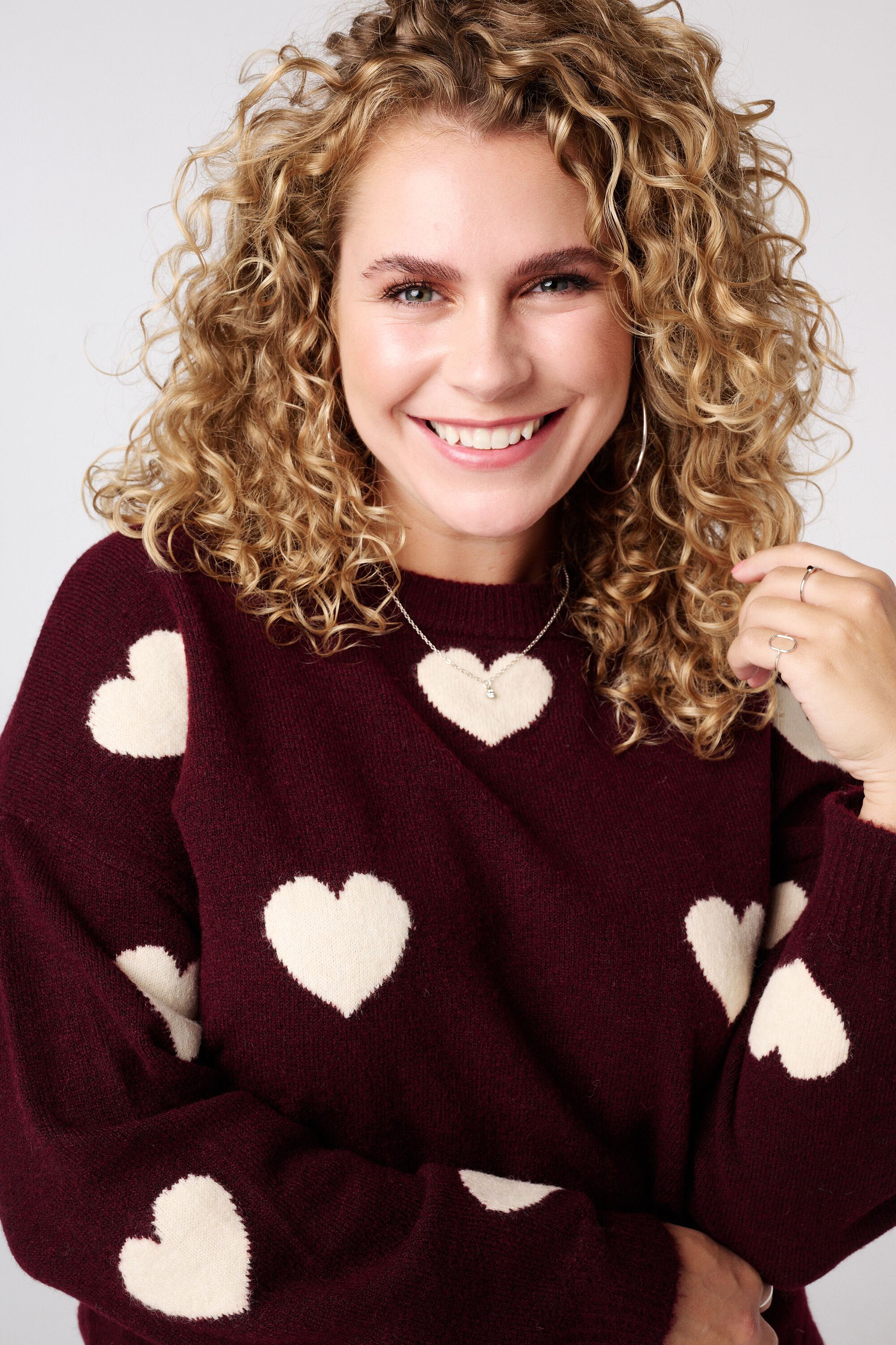 Gestrickter Pullover mit Herzmuster image number 4