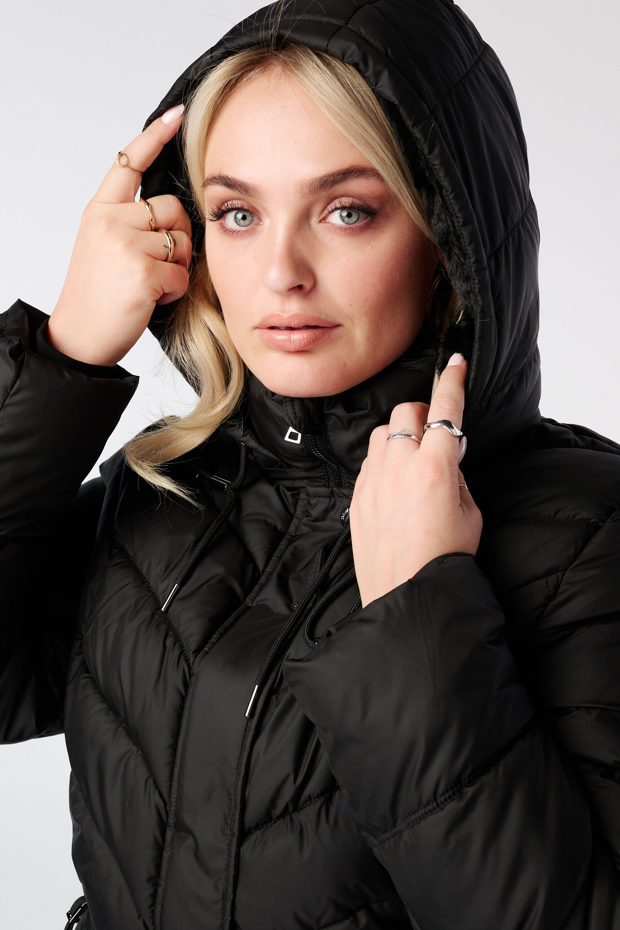 Gesteppte Jacke mit Kapuze image number 4
