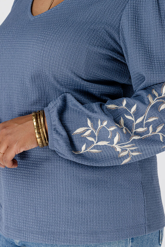 Oberteil mit Stickerei image number 4