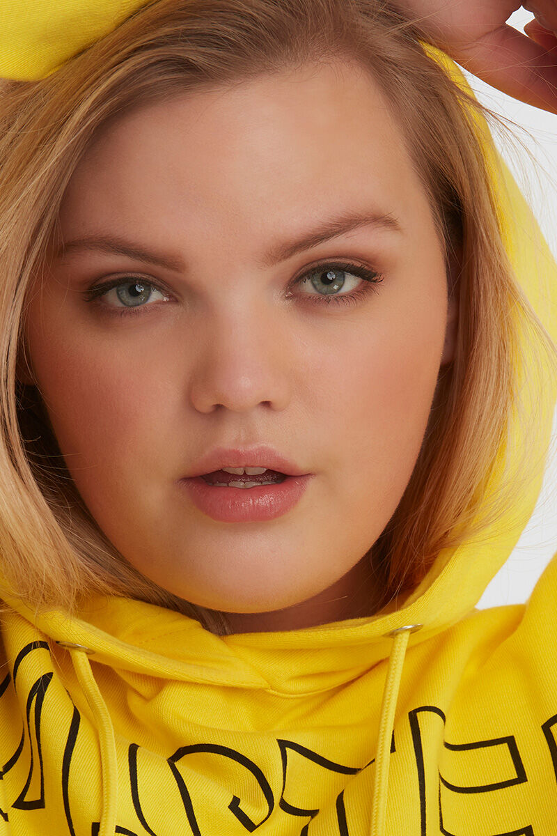 Sweater-Kleid mit Rubber-Print image number 4