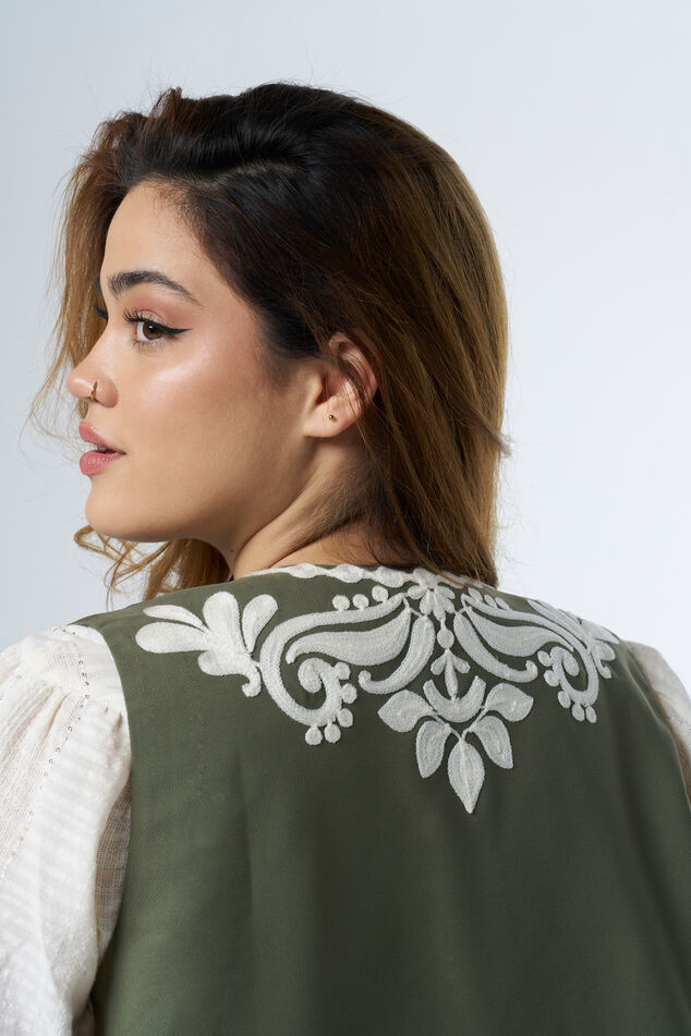 Bestickte Weste  image number 4