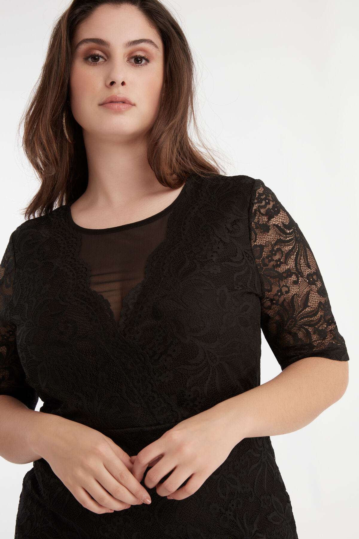 Elastisches Spitzen-Kleid image number 3