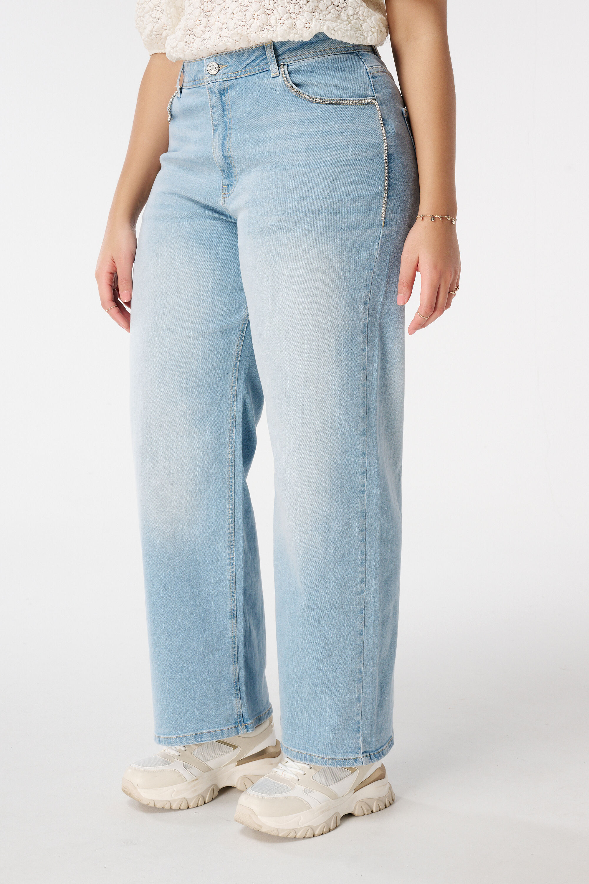 Wide-Leg-Jeans mit Steinchen image number 5